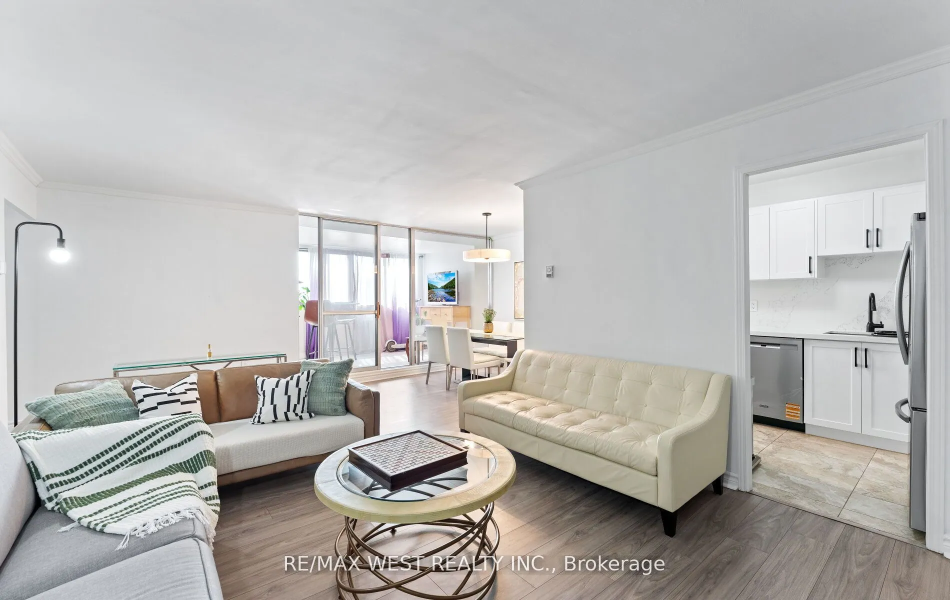 5 Massey Square, #2910