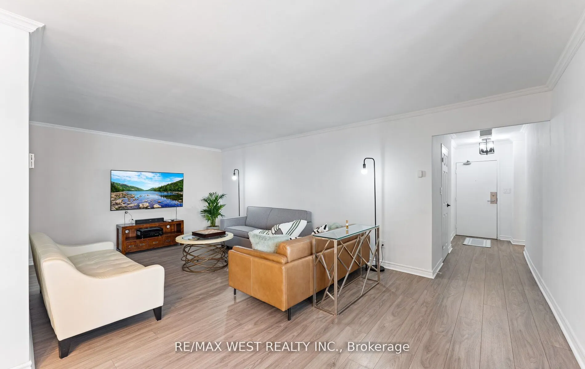 5 Massey Square, #2910