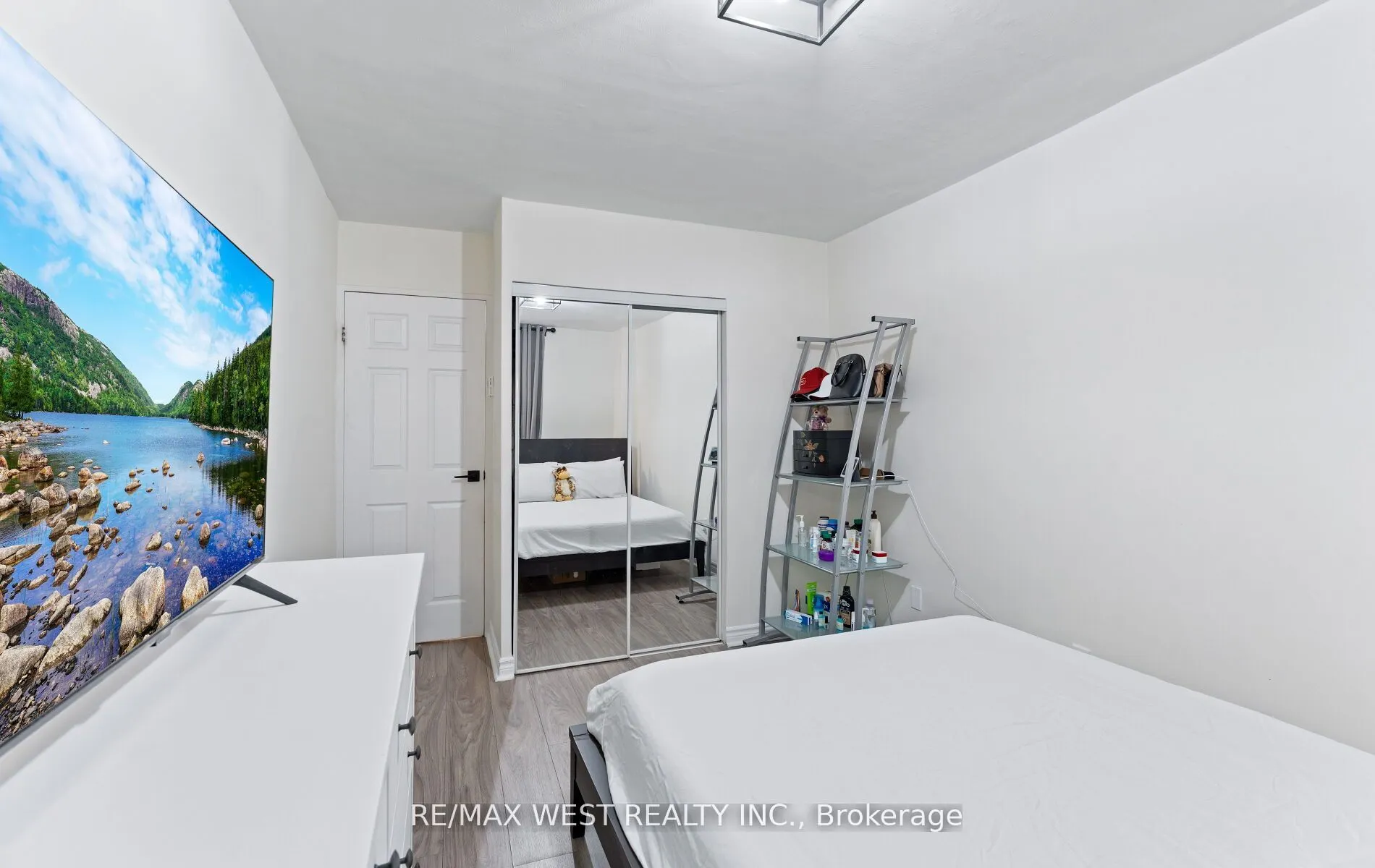 5 Massey Square, #2910