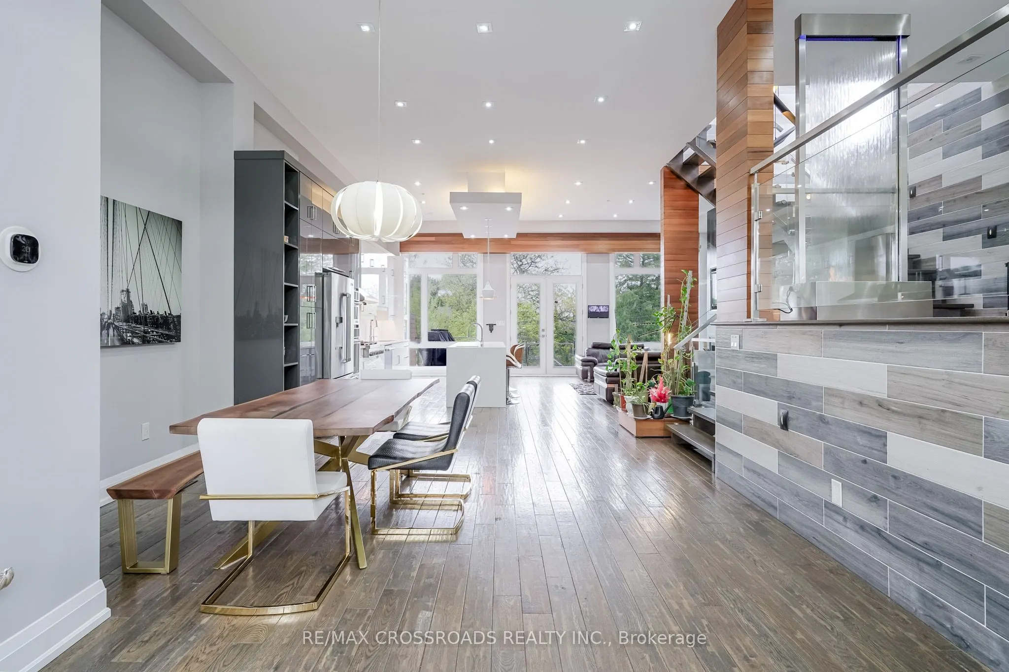 1A Roblin Avenue