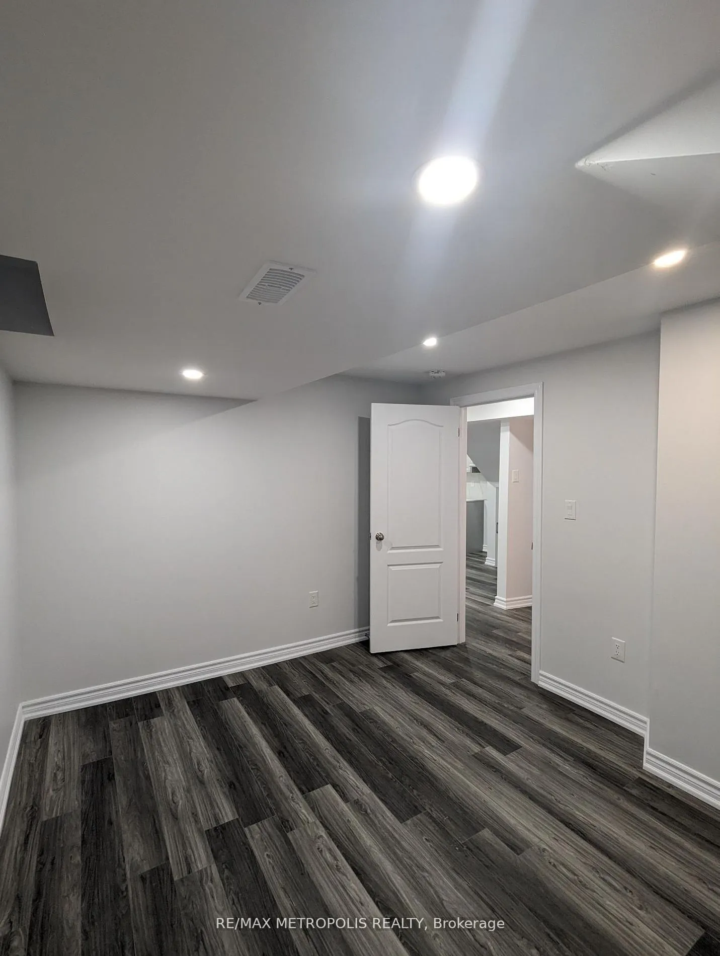 20 Blackbird Gate, #BSMT