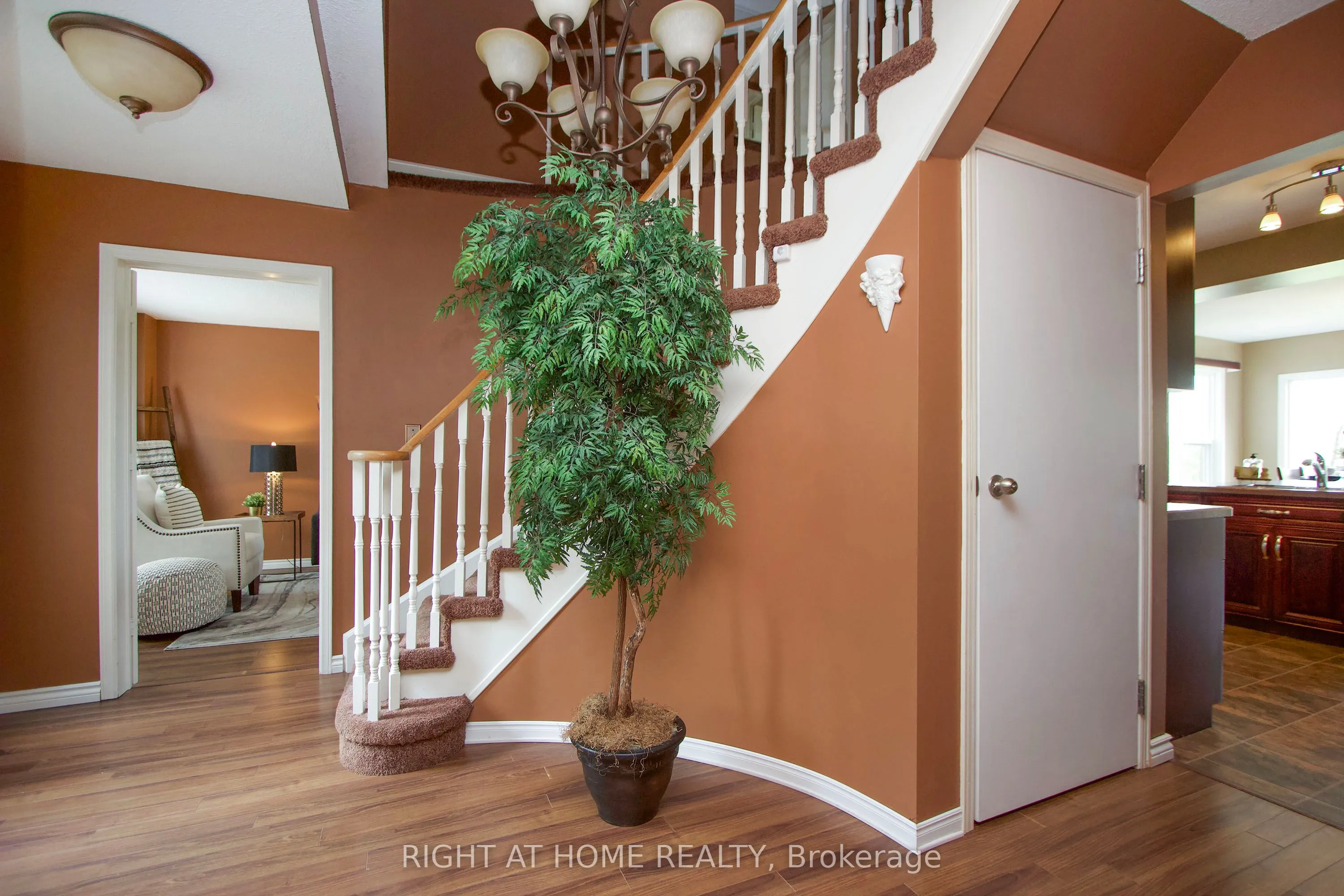 102 Hialeah Crescent