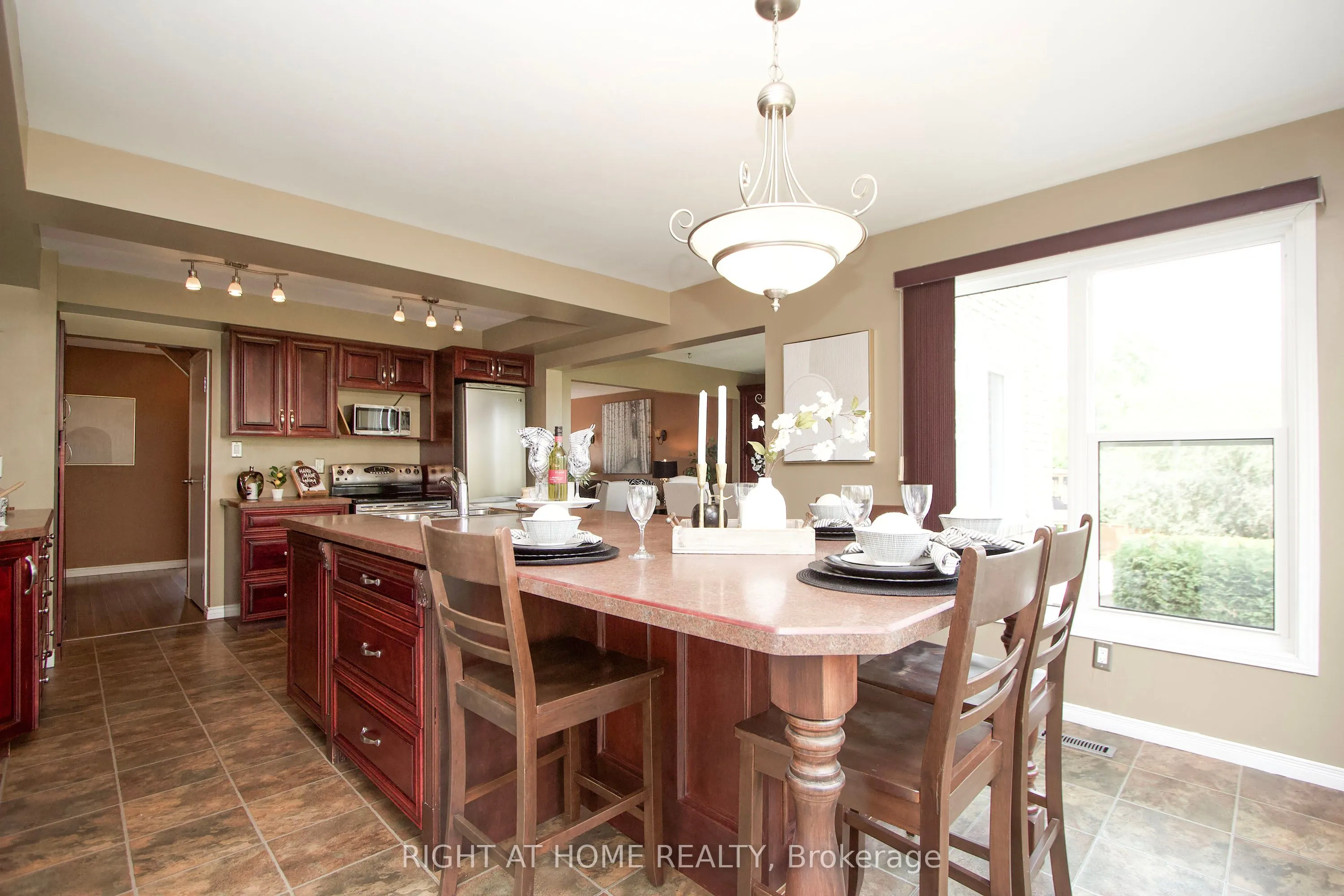 102 Hialeah Crescent