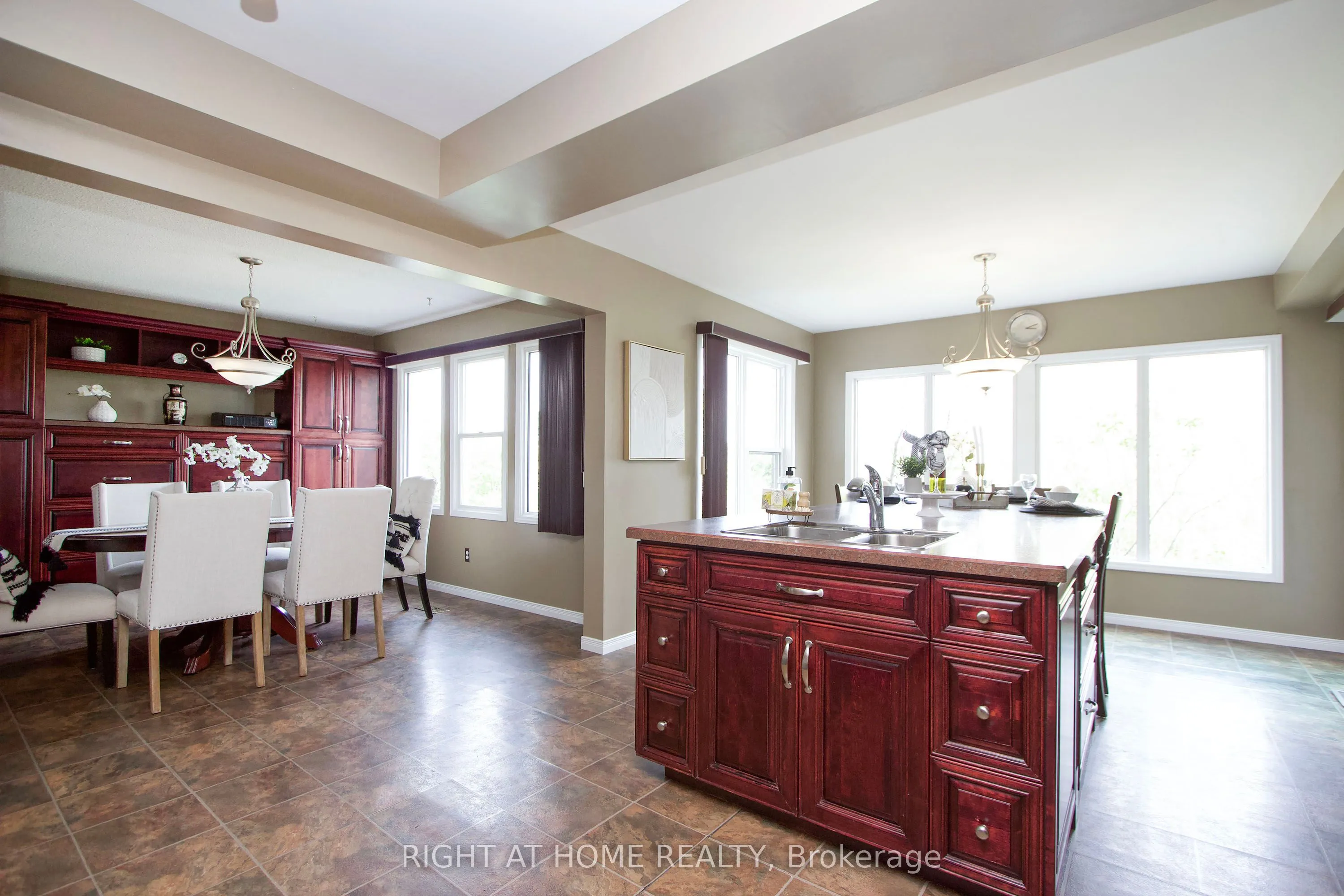 102 Hialeah Crescent