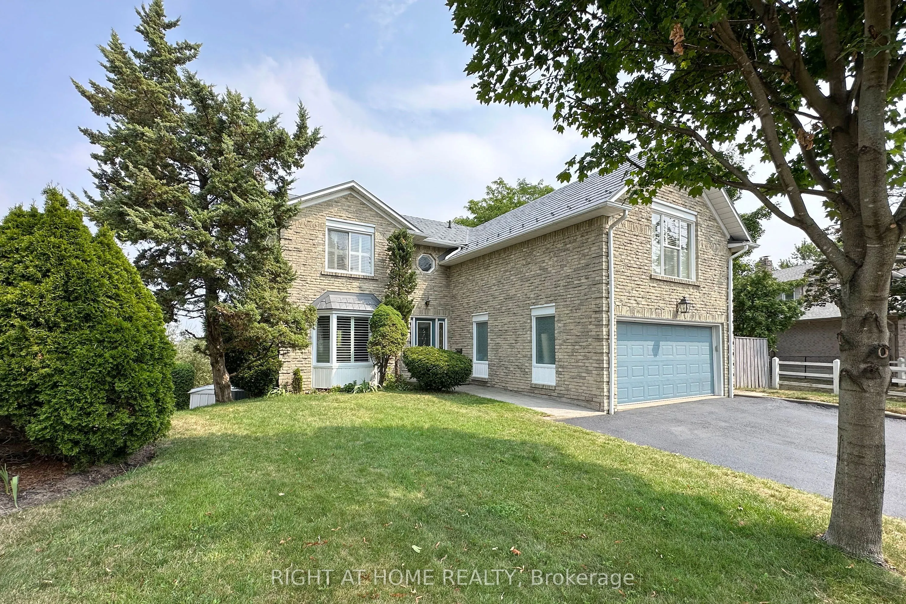 102 Hialeah Crescent