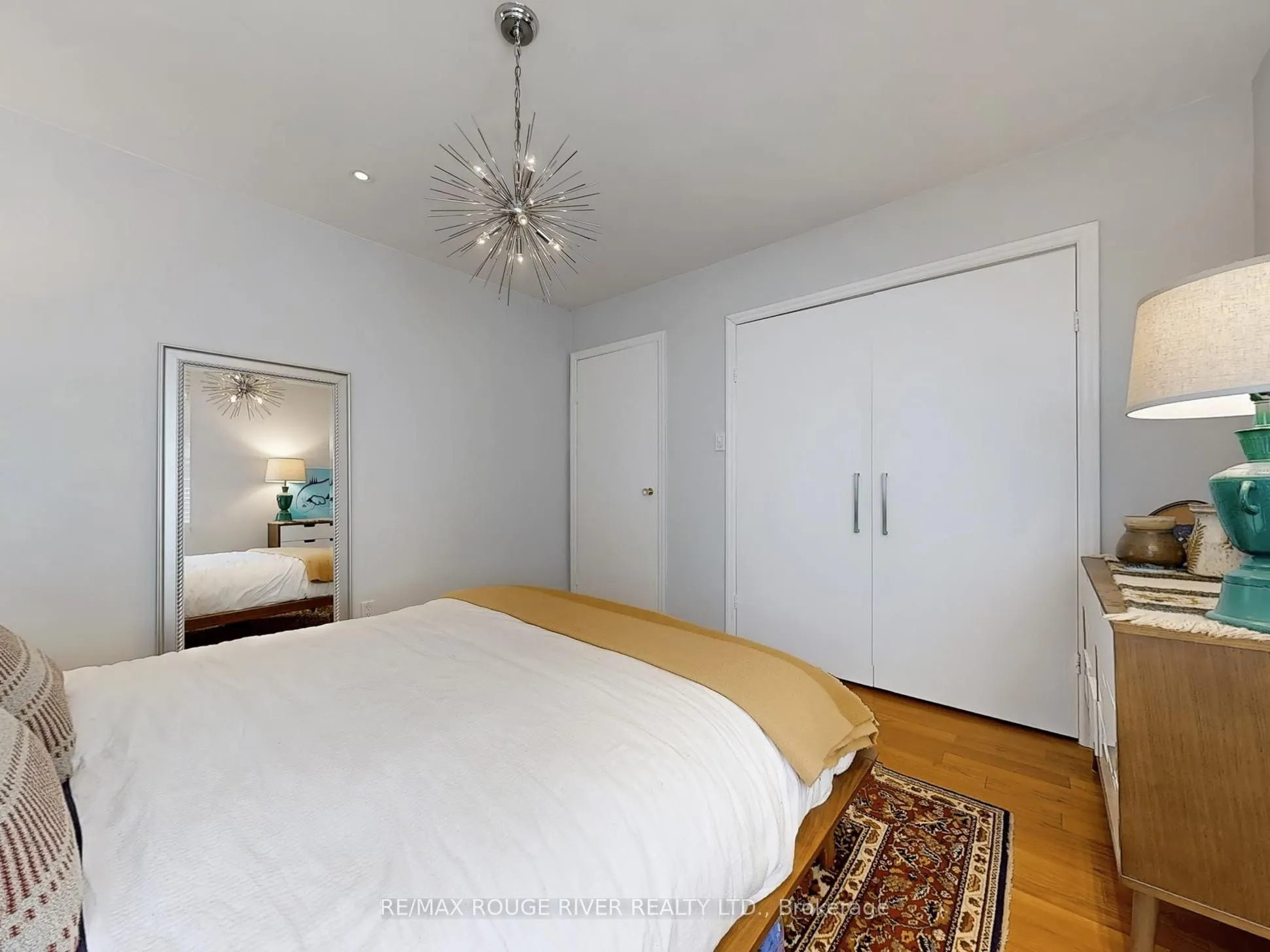 15 White Avenue