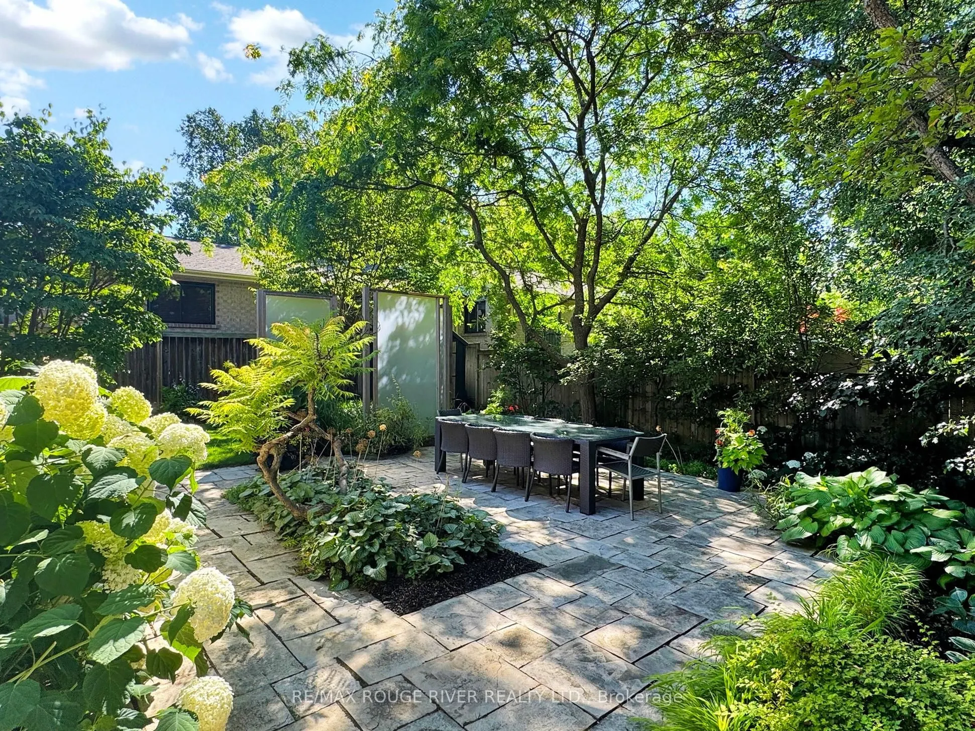 15 White Avenue