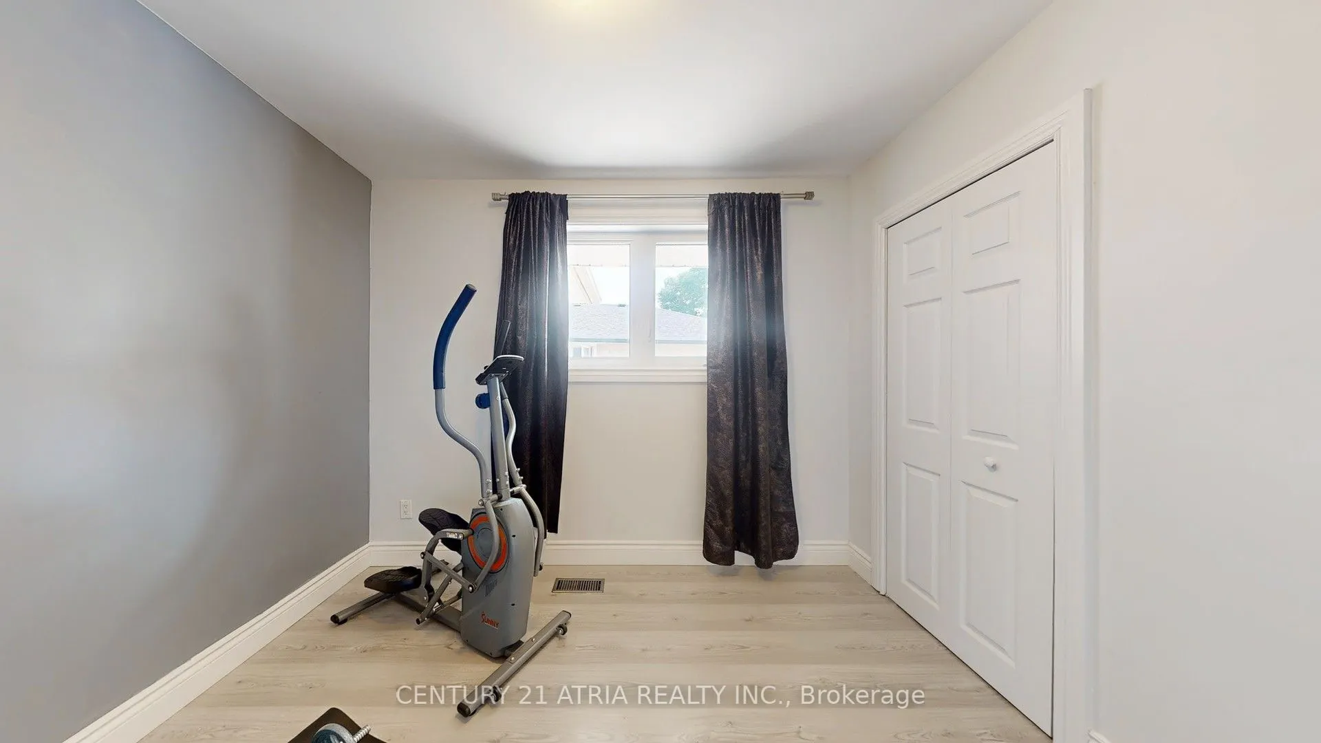 82 Clementine Square