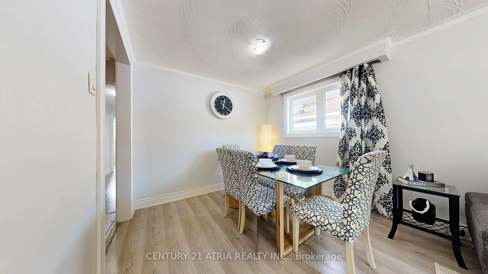 82 Clementine Square