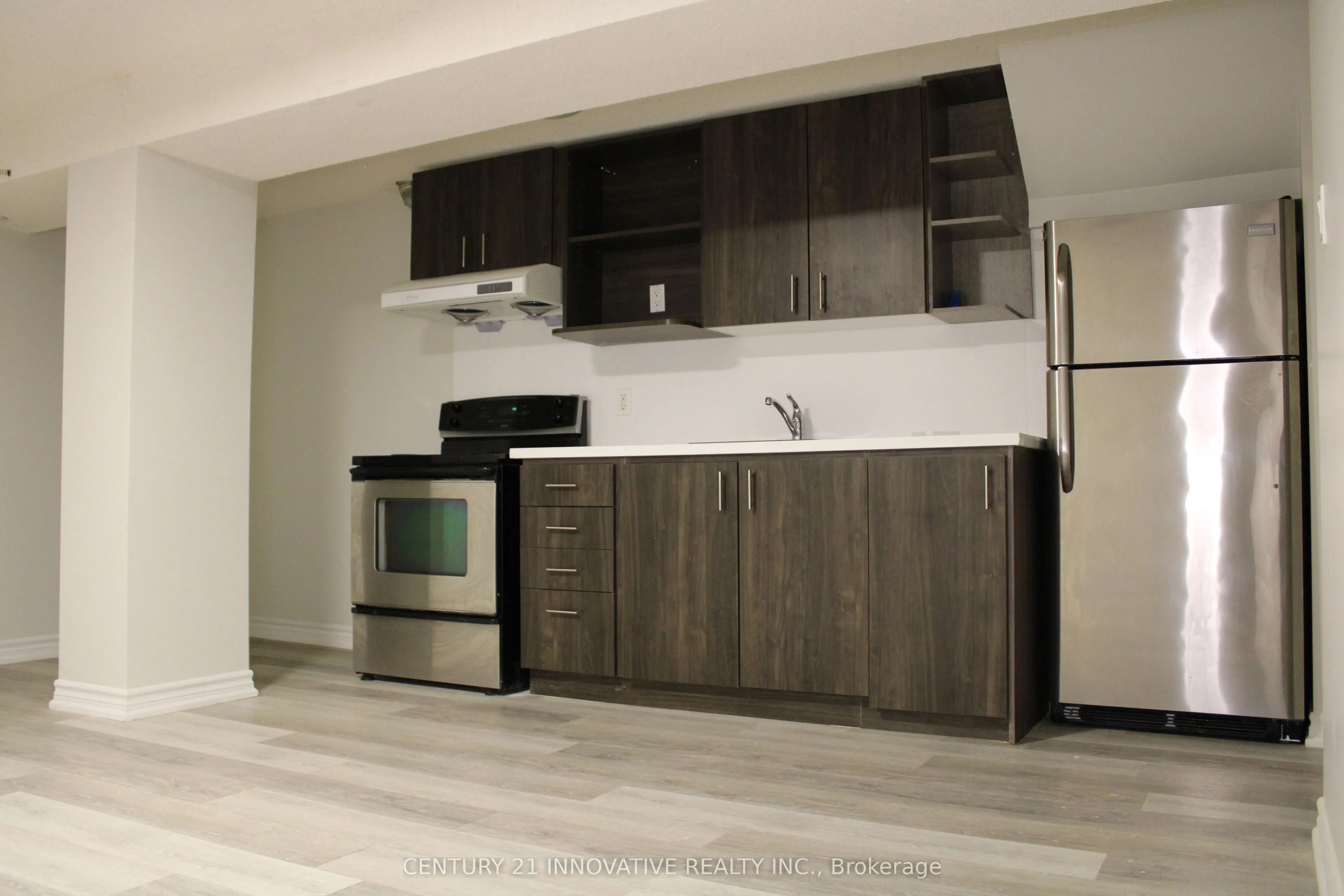 2398 Strathmore Crescent