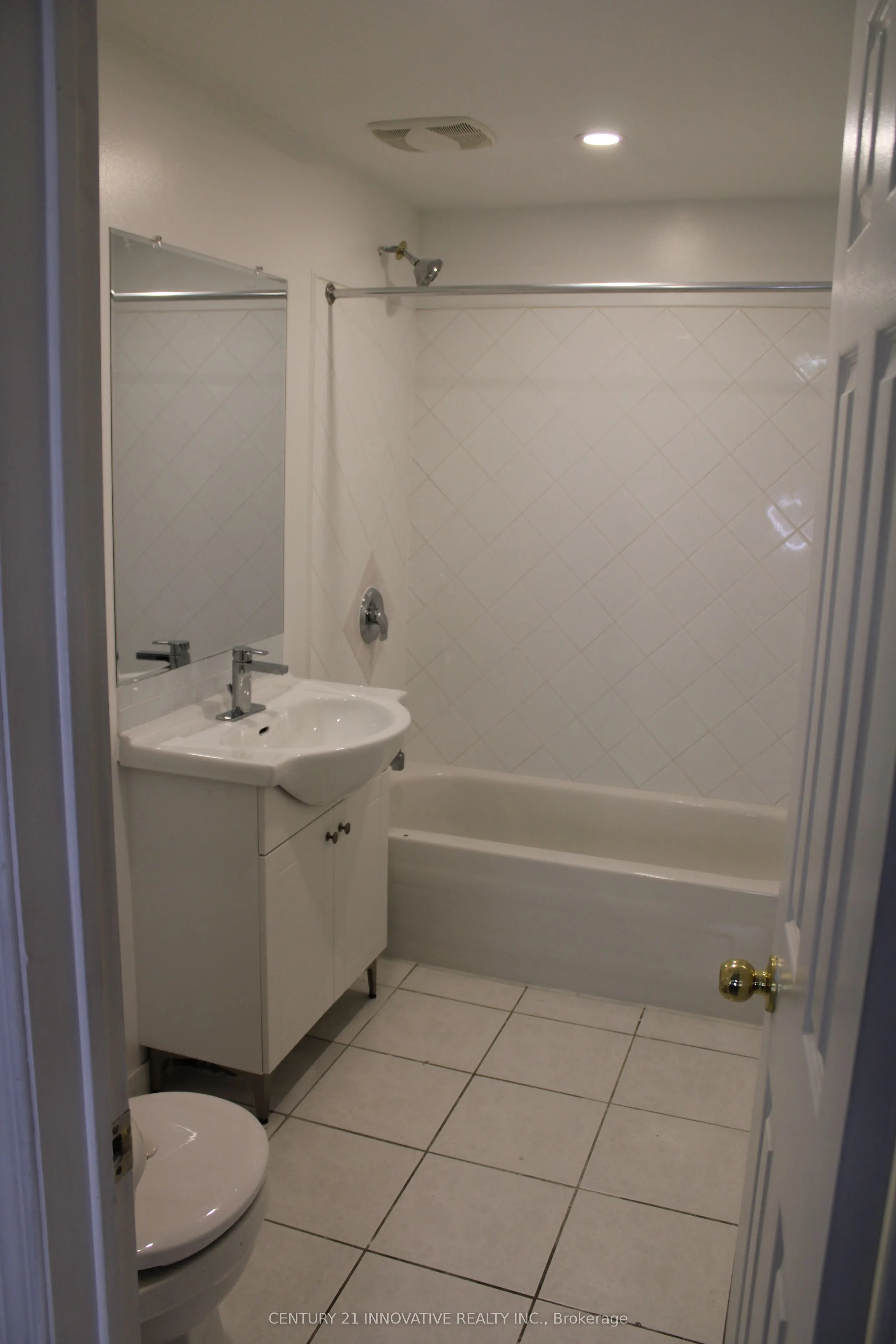 2398 Strathmore Crescent