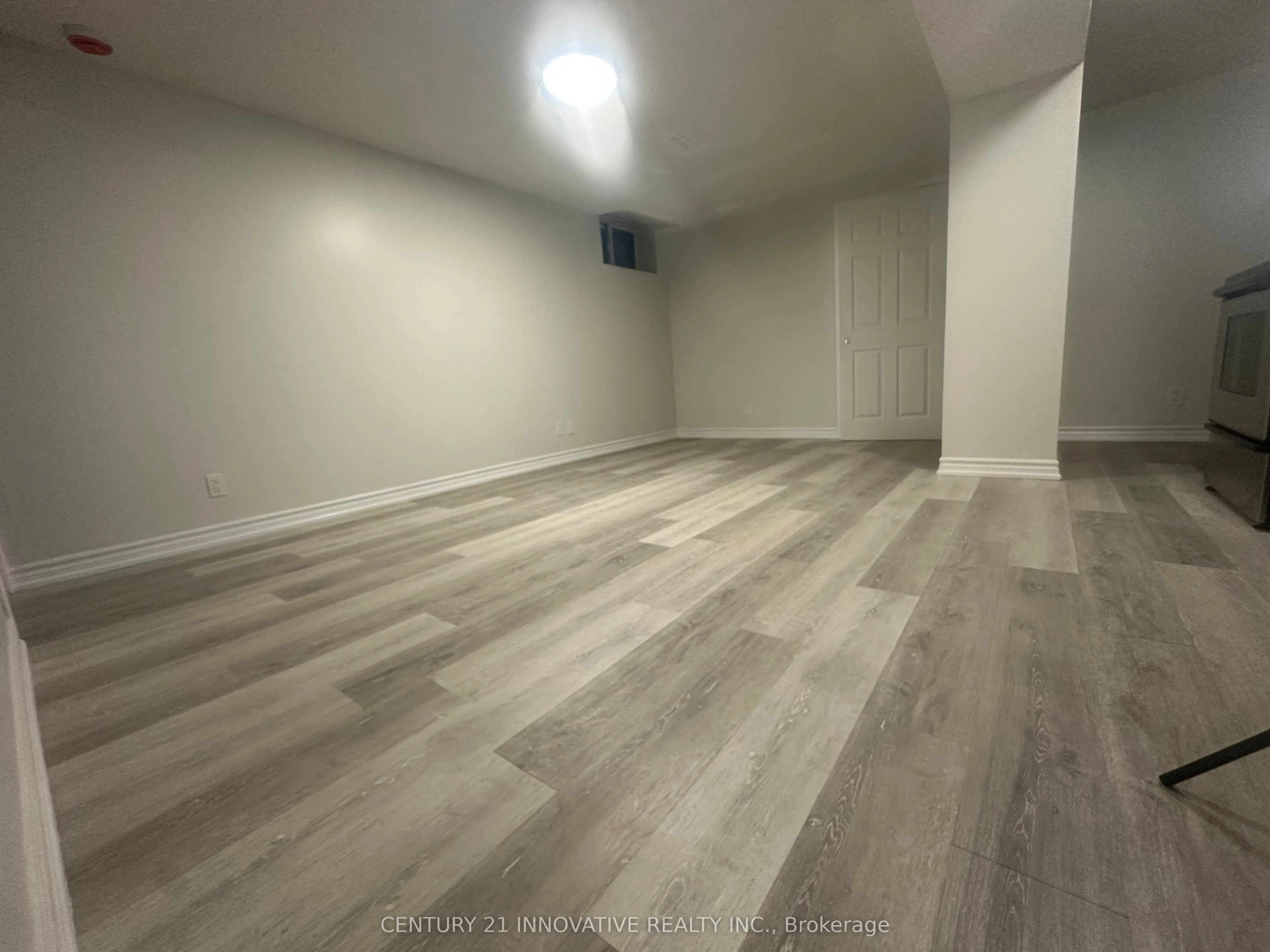2398 Strathmore Crescent