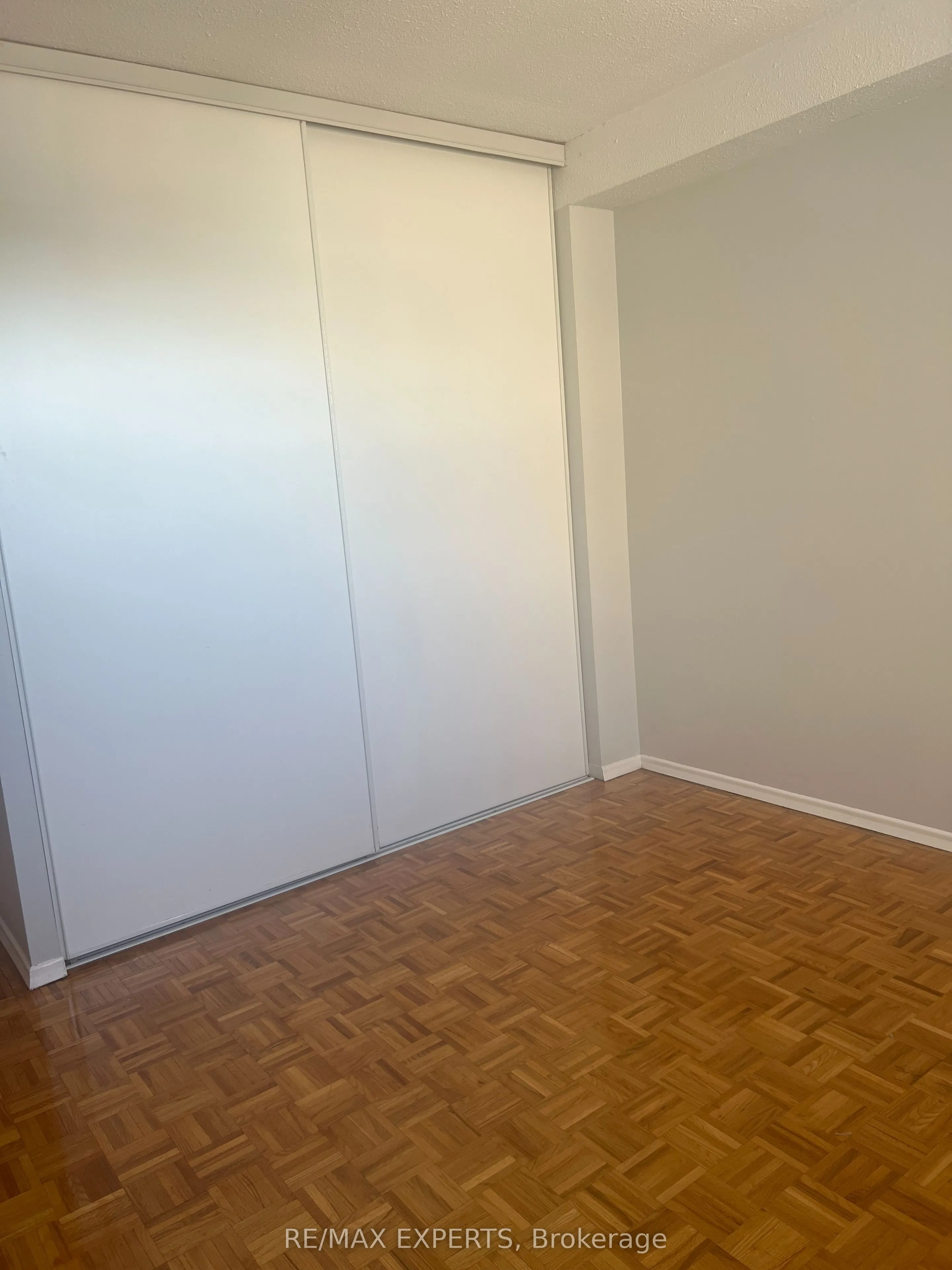 123 Bloor Street W, #407