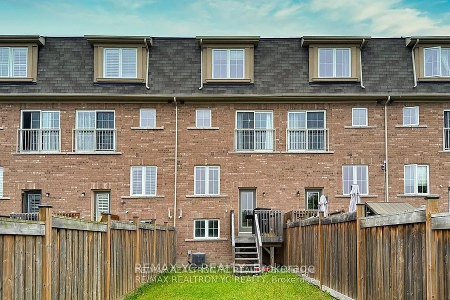 11 Reevesmere Lane