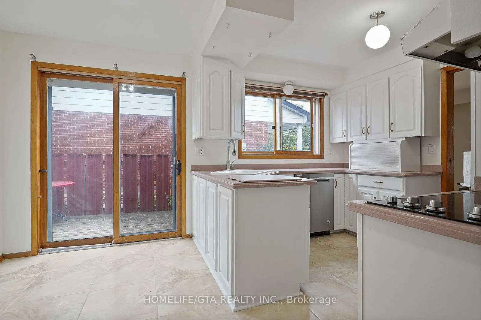 821 Ferndale Street, #Main