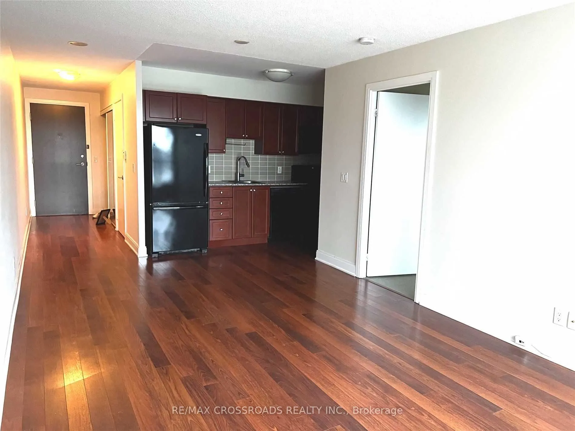 125 Village Green Square, #1001