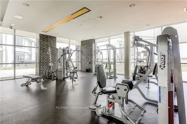 125 Village Green Square, #1001