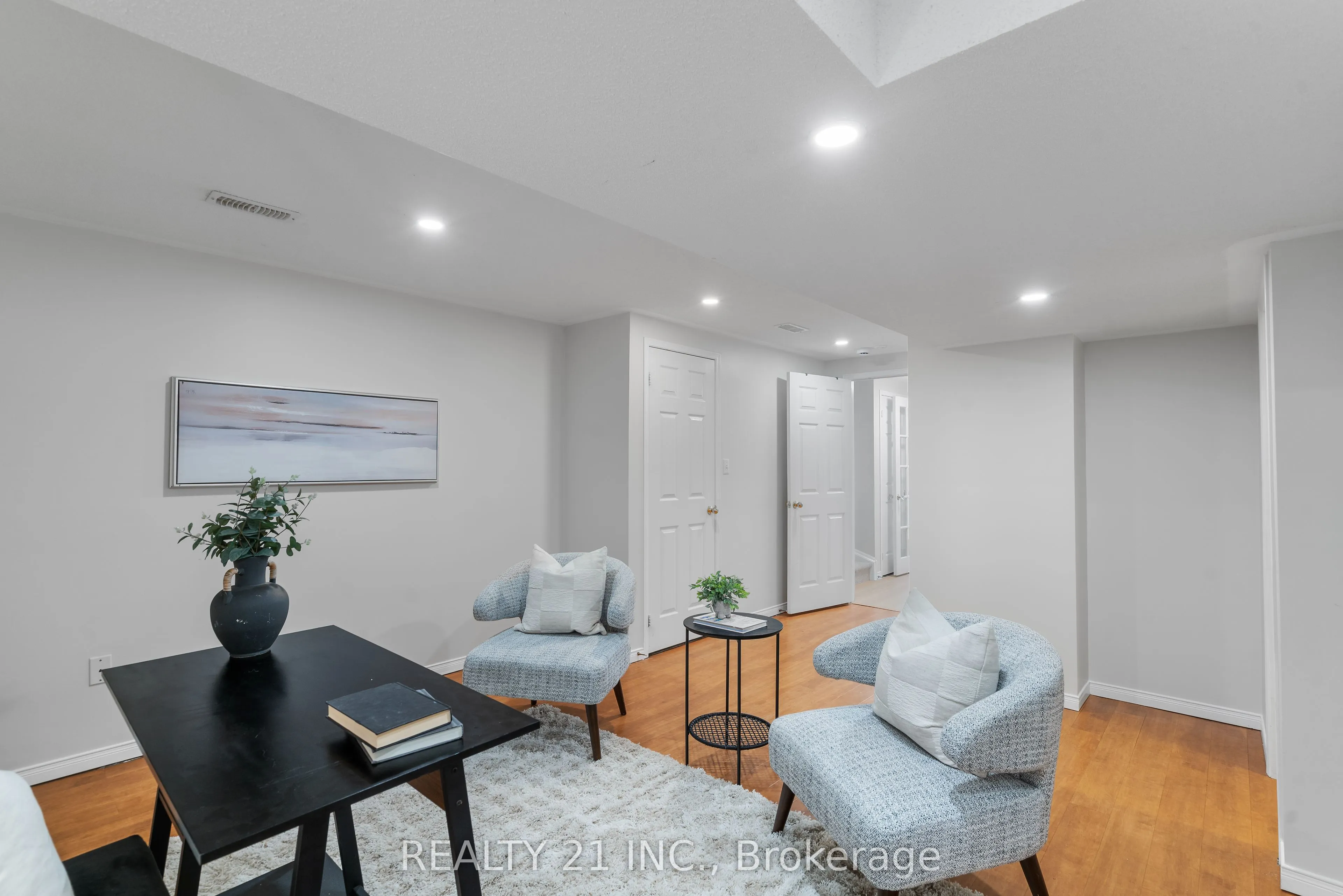 13 Ventura Lane