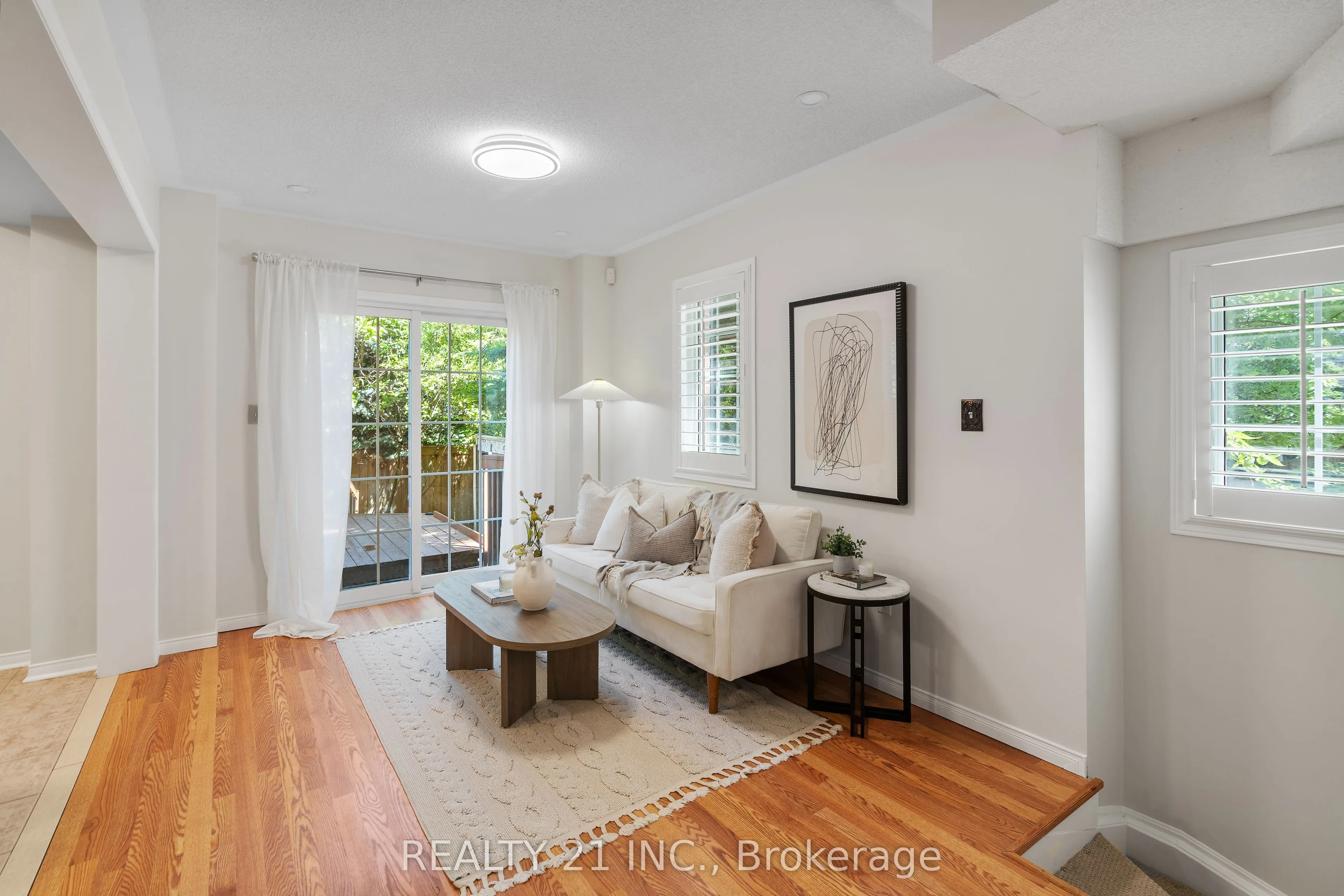 13 Ventura Lane
