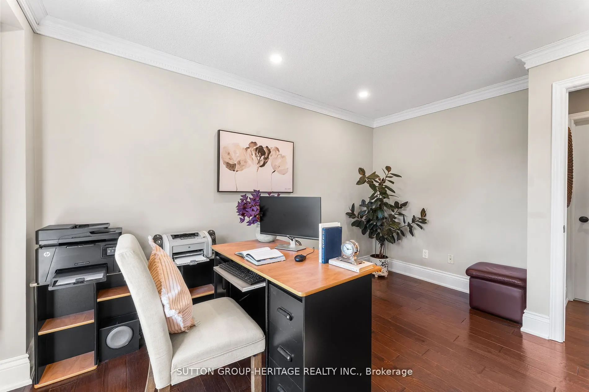2300 Abbott Crescent