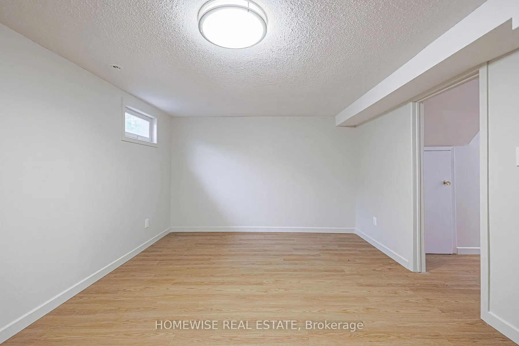 570 Waverly Street N, #33