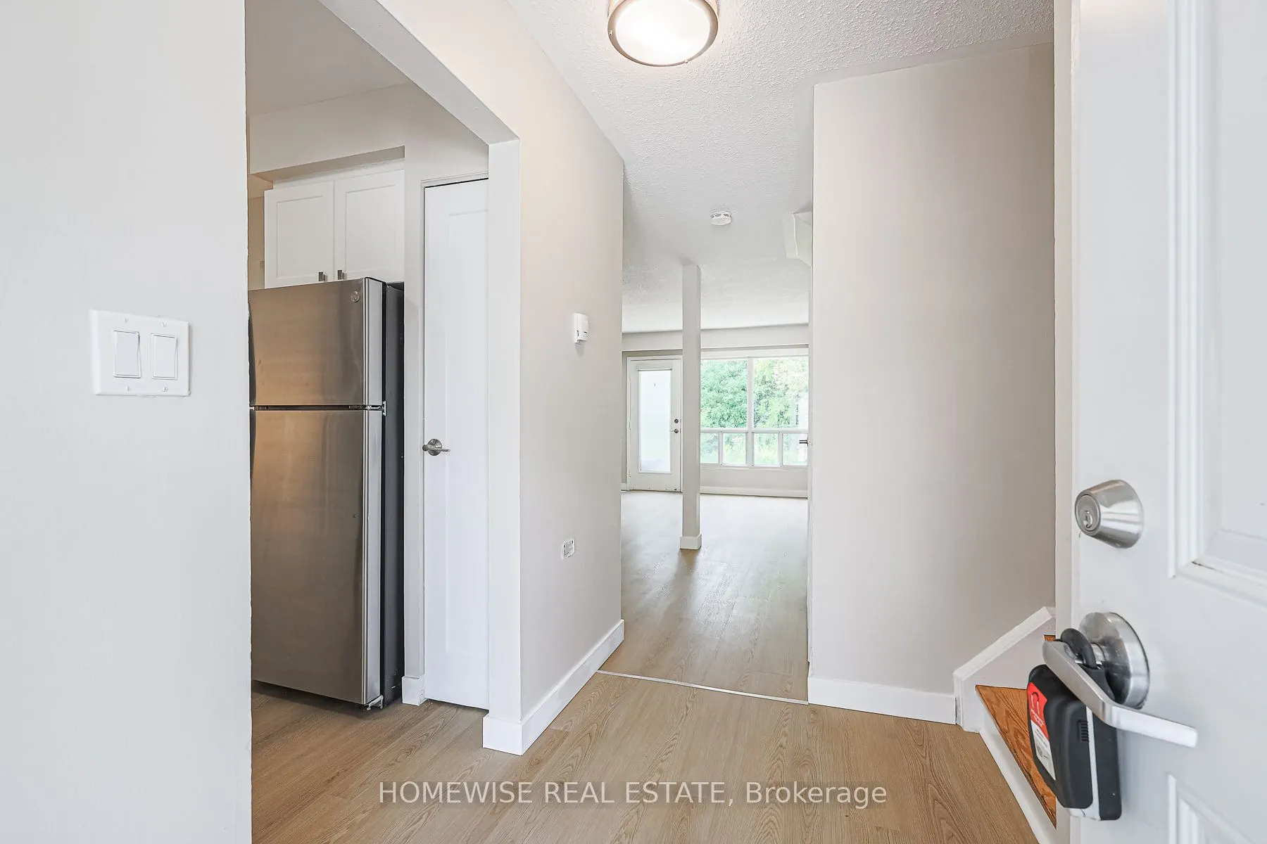 570 Waverly Street N, #33