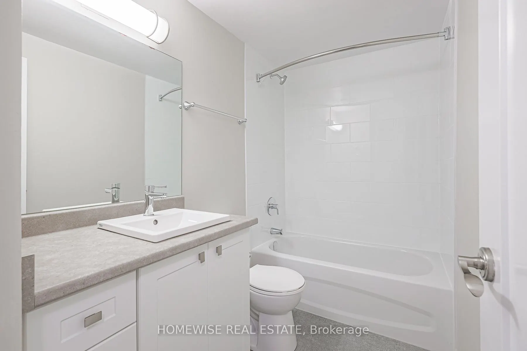 570 Waverly Street N, #33