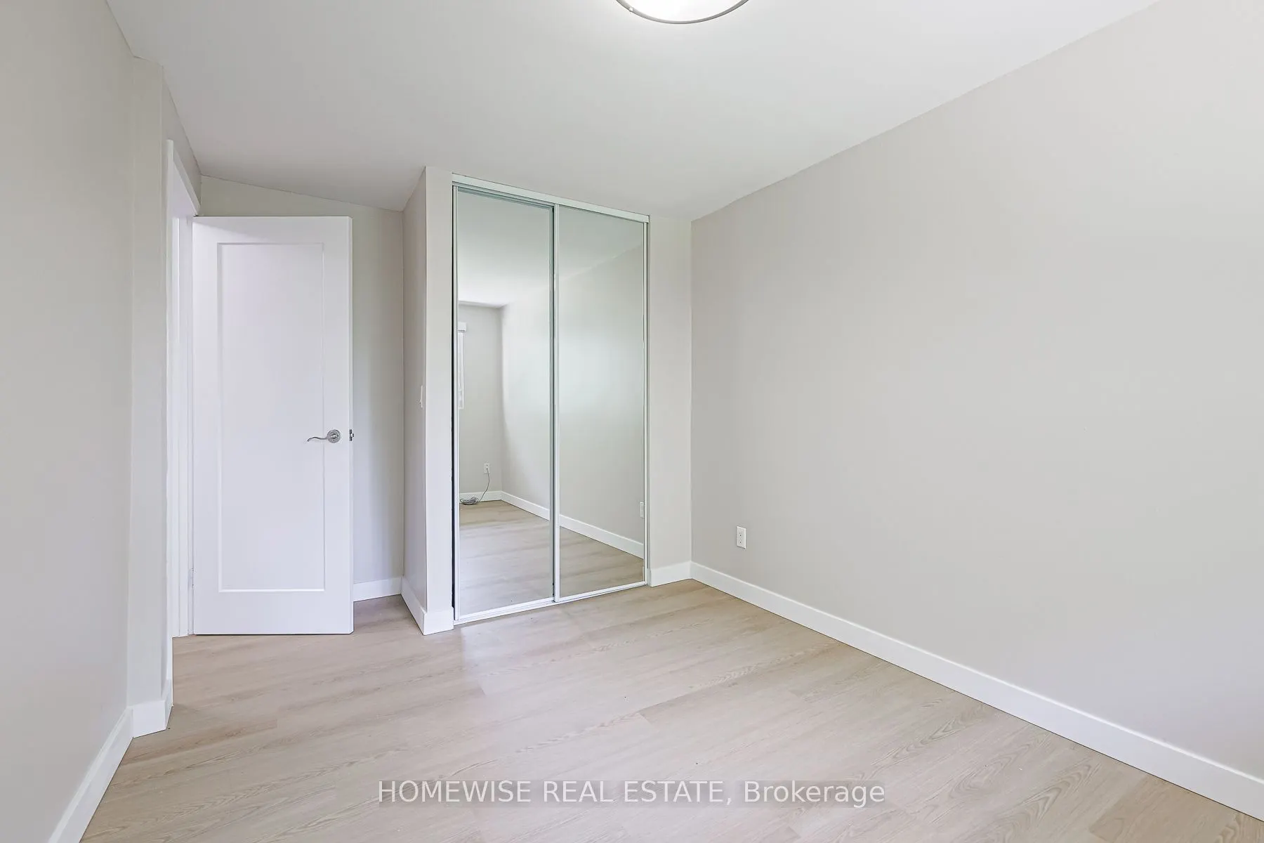 570 Waverly Street N, #33
