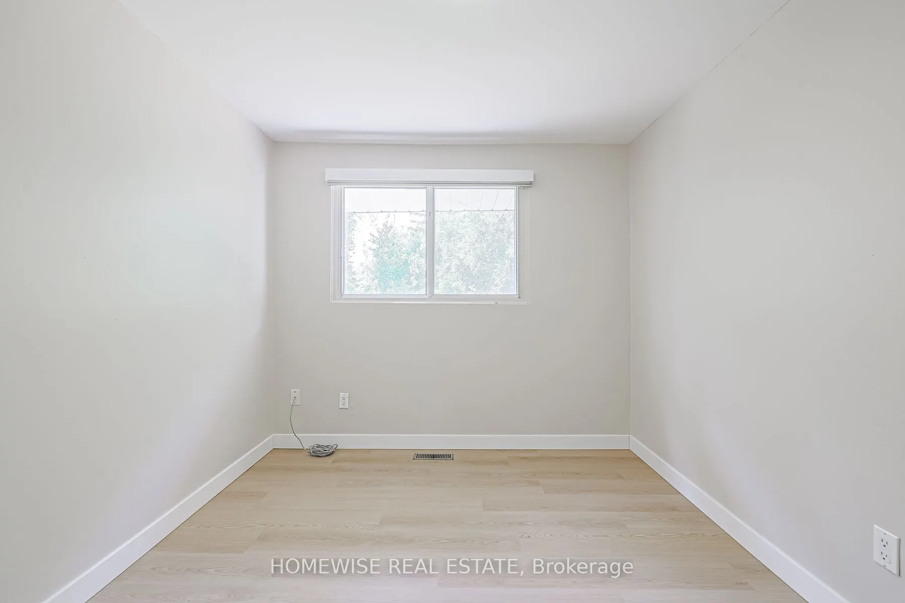 570 Waverly Street N, #33