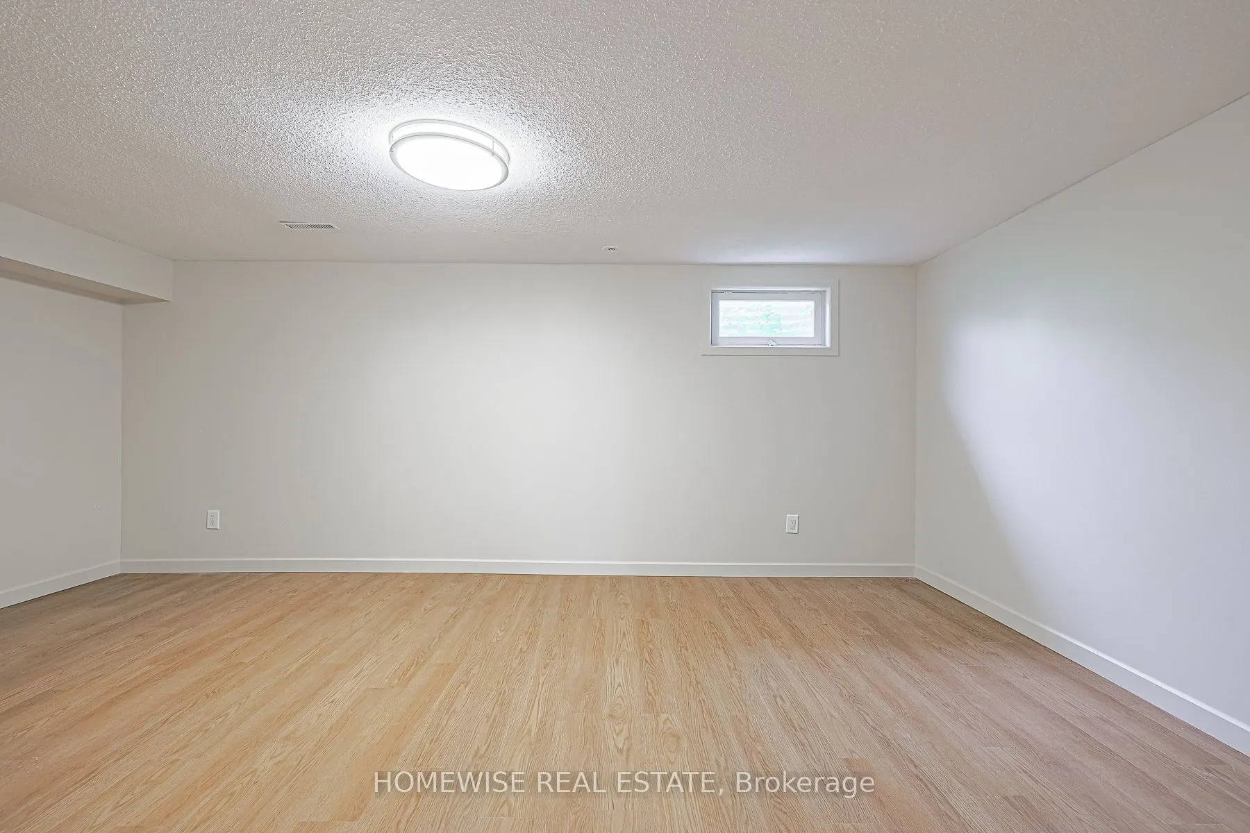 570 Waverly Street N, #33