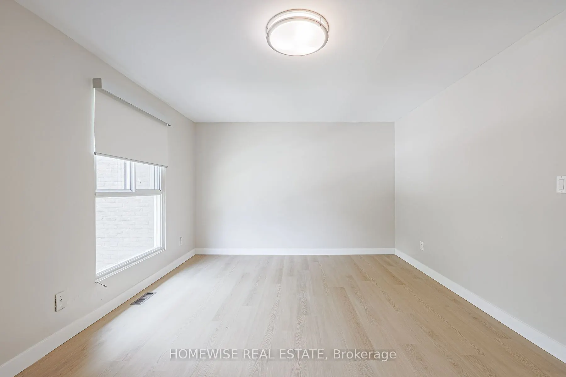 570 Waverly Street N, #33