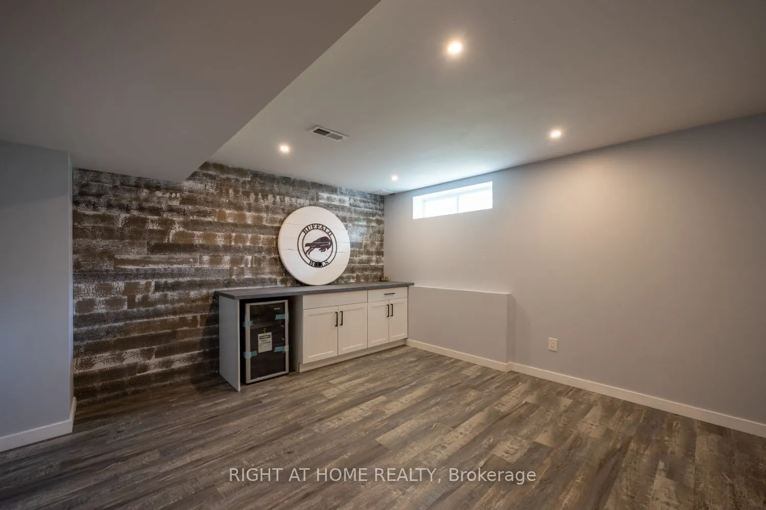 206 Ted Miller Crescent