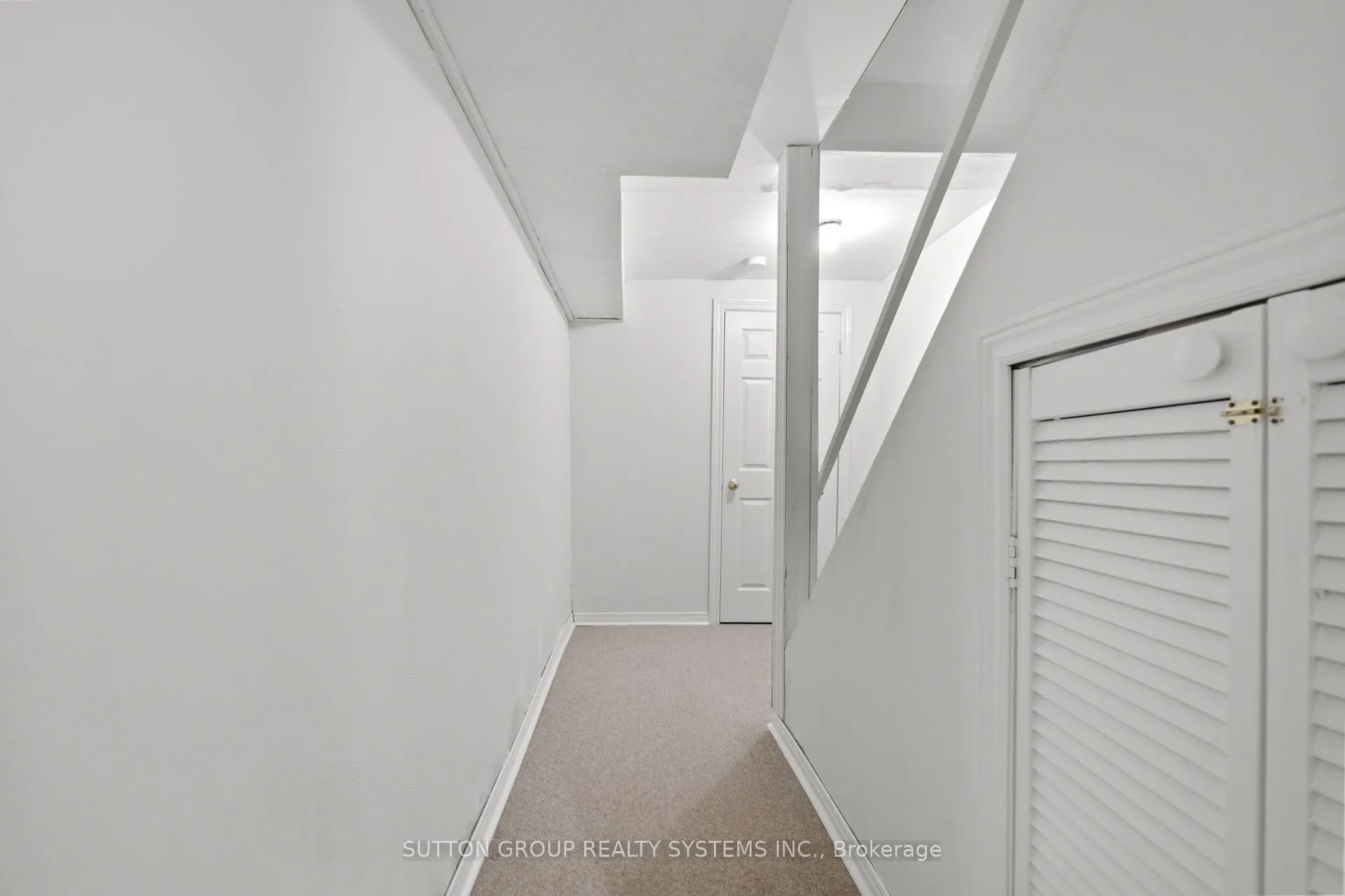 1995 Pine Grove Avenue, #33