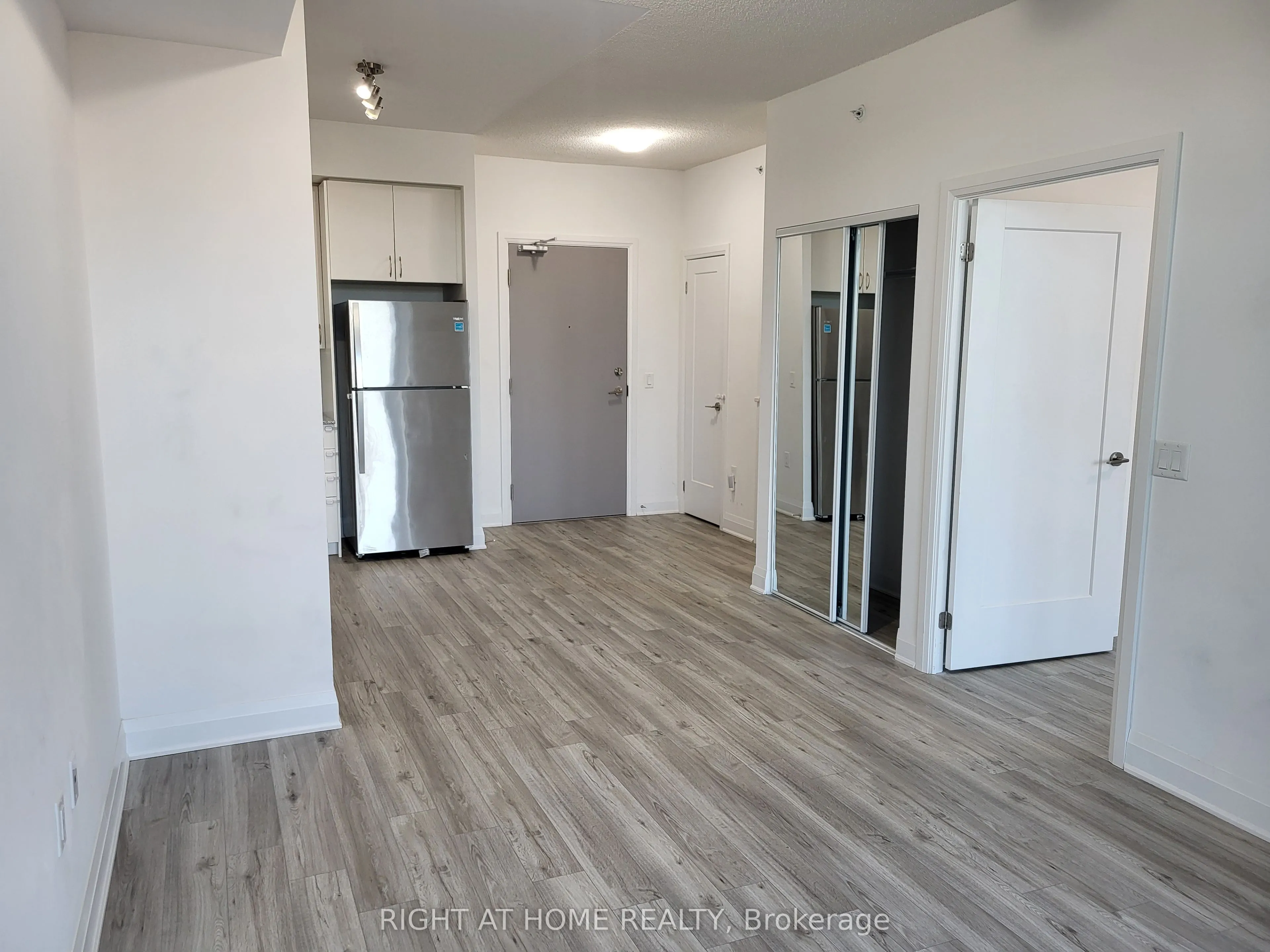 3220 Sheppard Avenue E, #1008