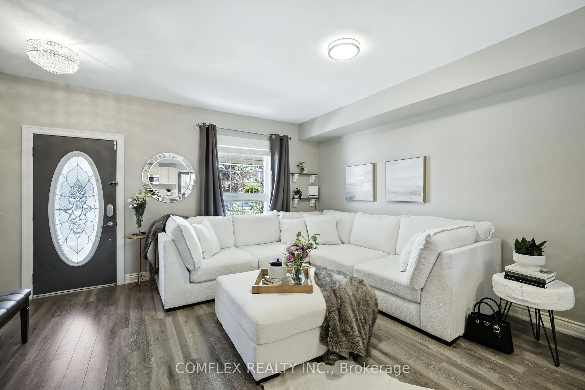 28 Liberty Street S