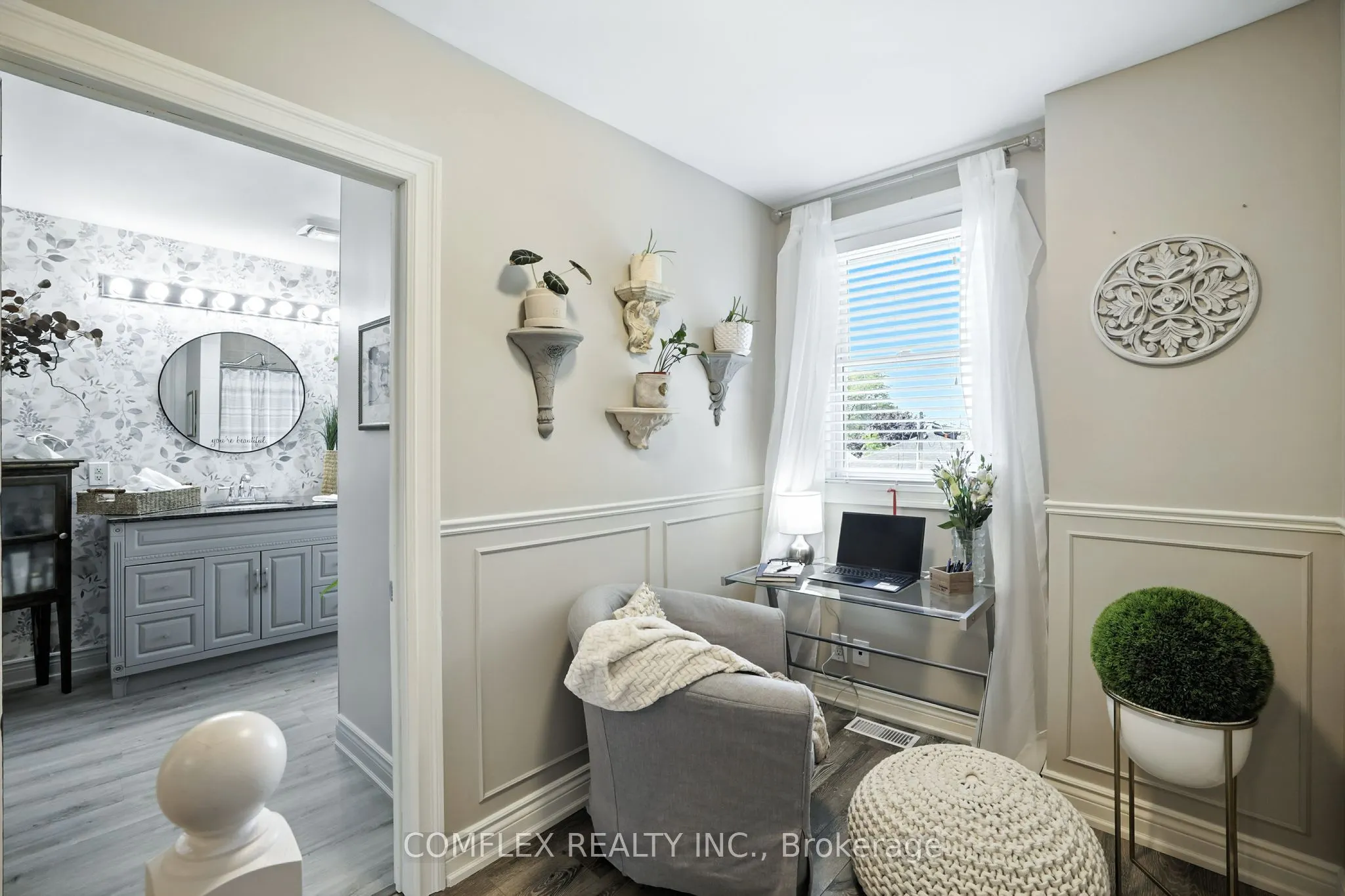 28 Liberty Street S