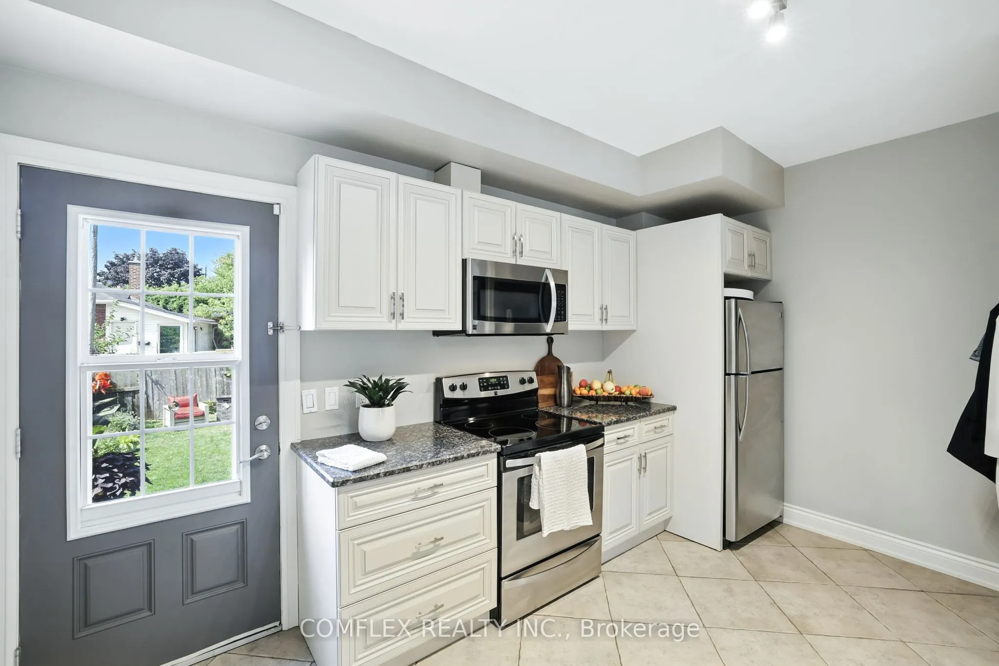 28 Liberty Street S