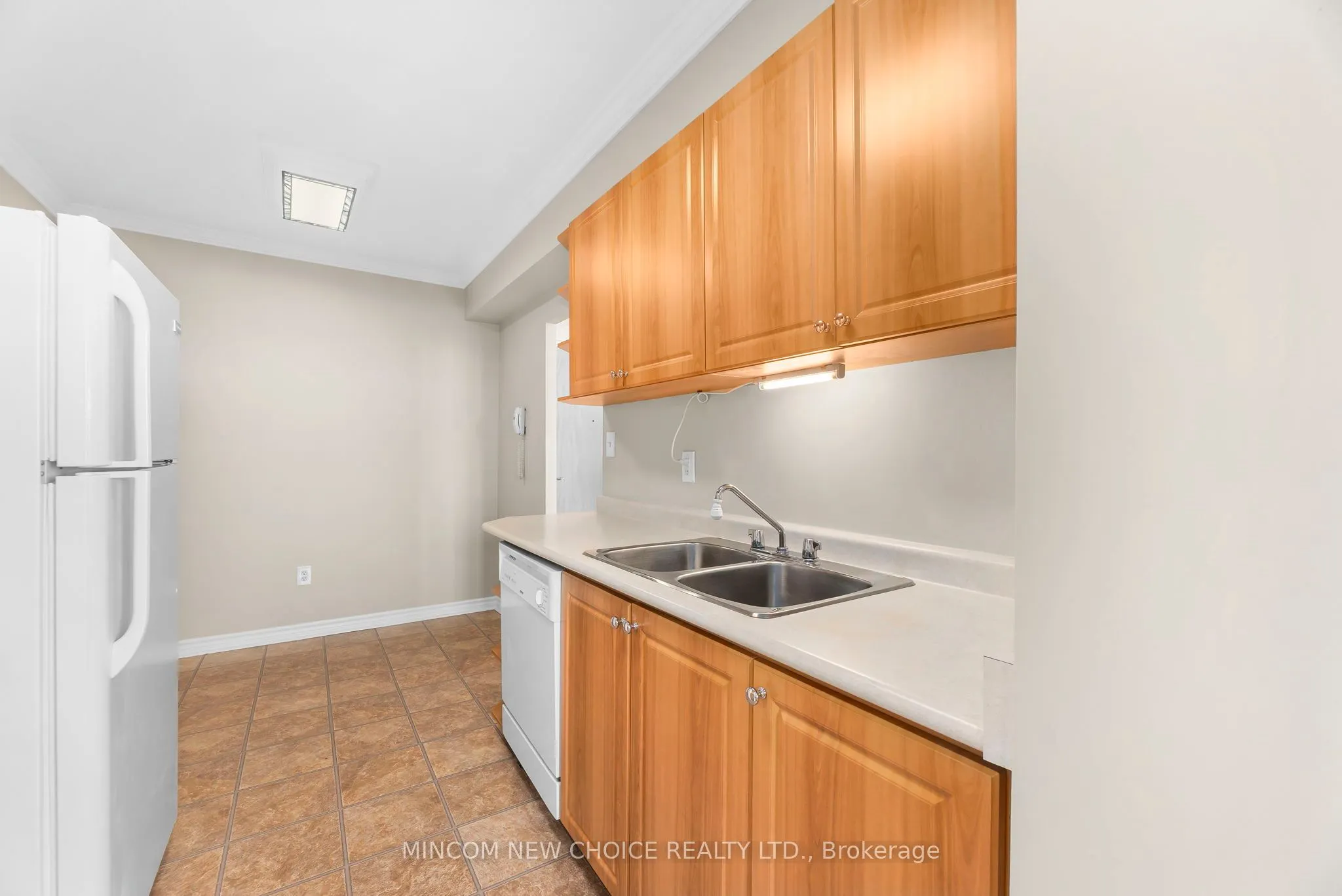 92 Church Street S, #PH11