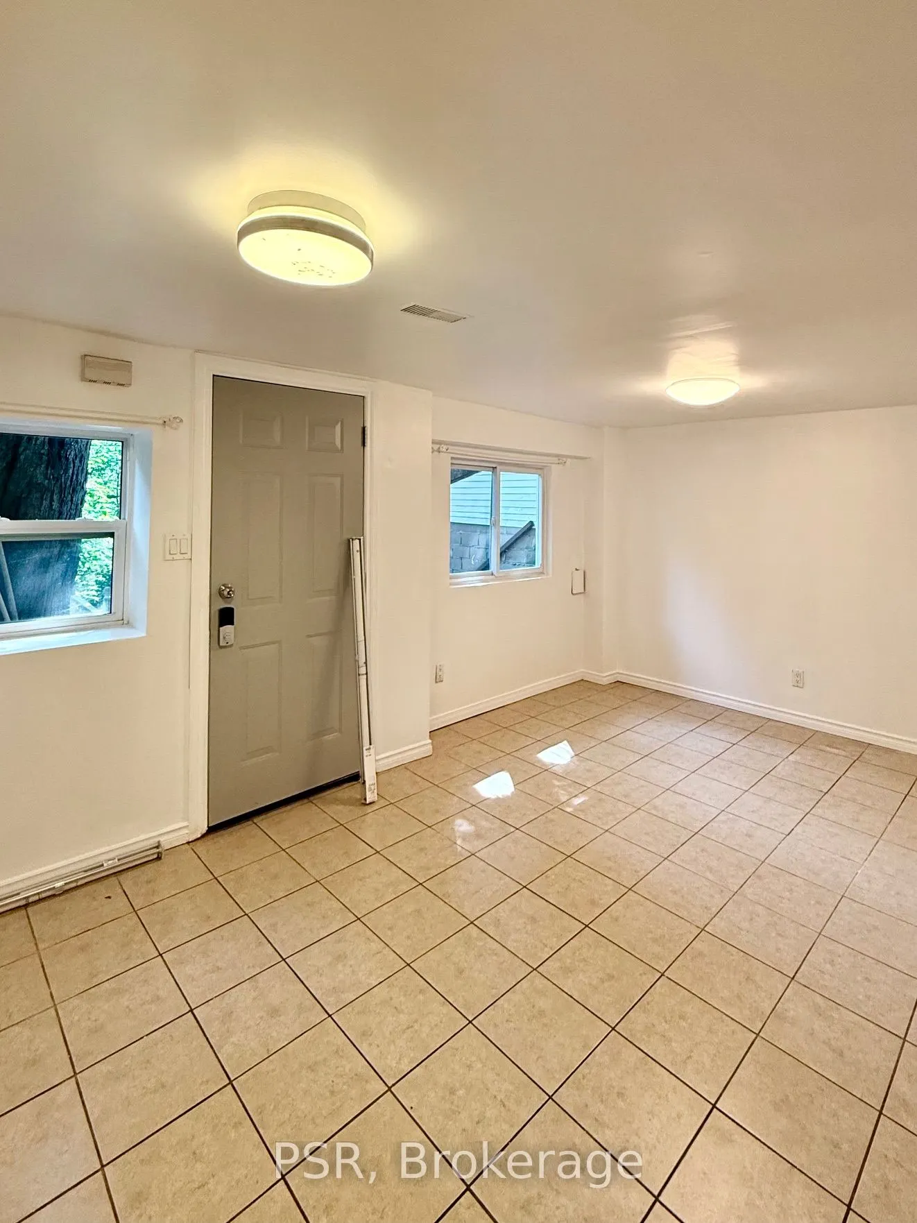 191 Coxwell Avenue, #Lower