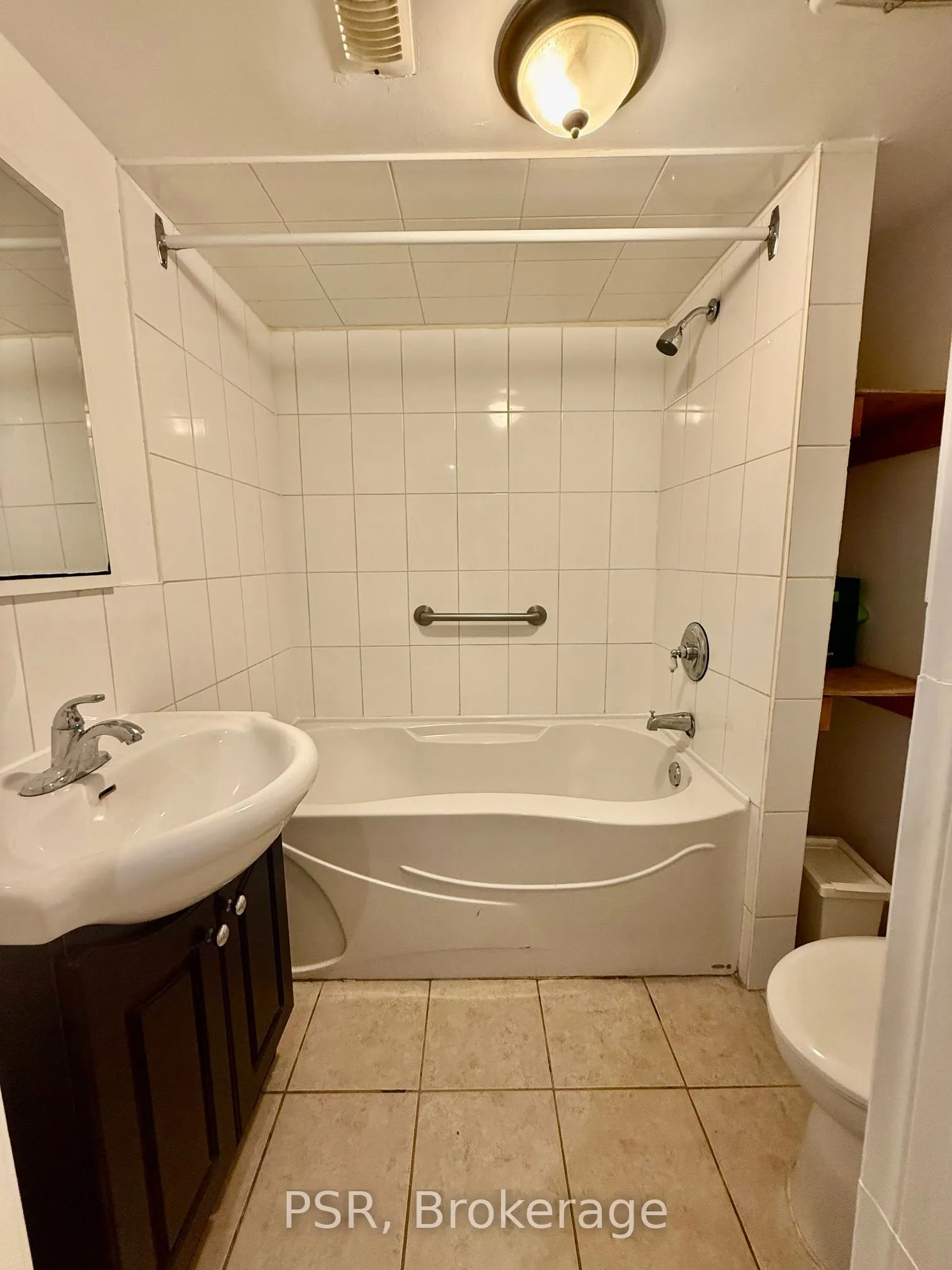 191 Coxwell Avenue, #Lower