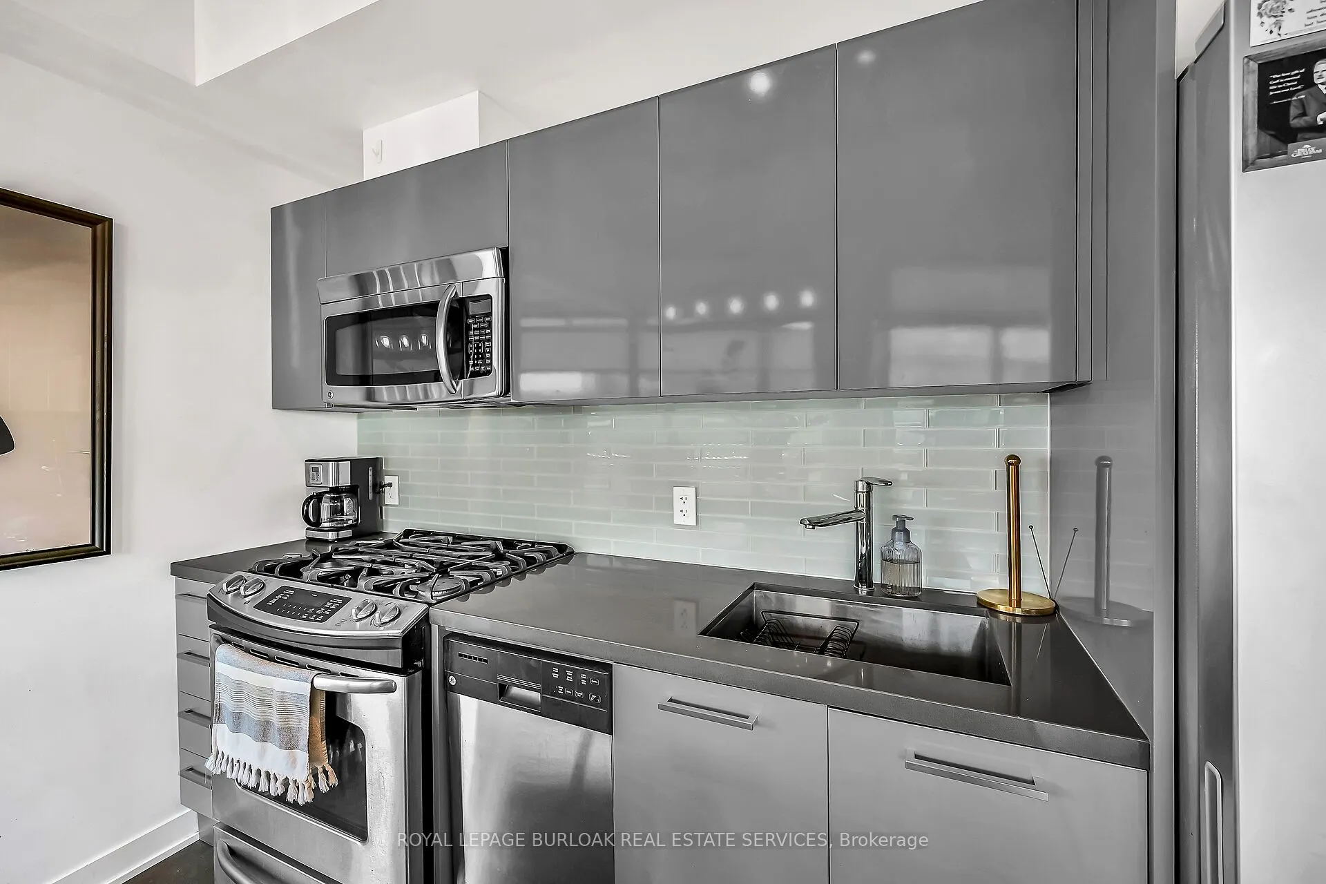 1201 Dundas Street E, #902