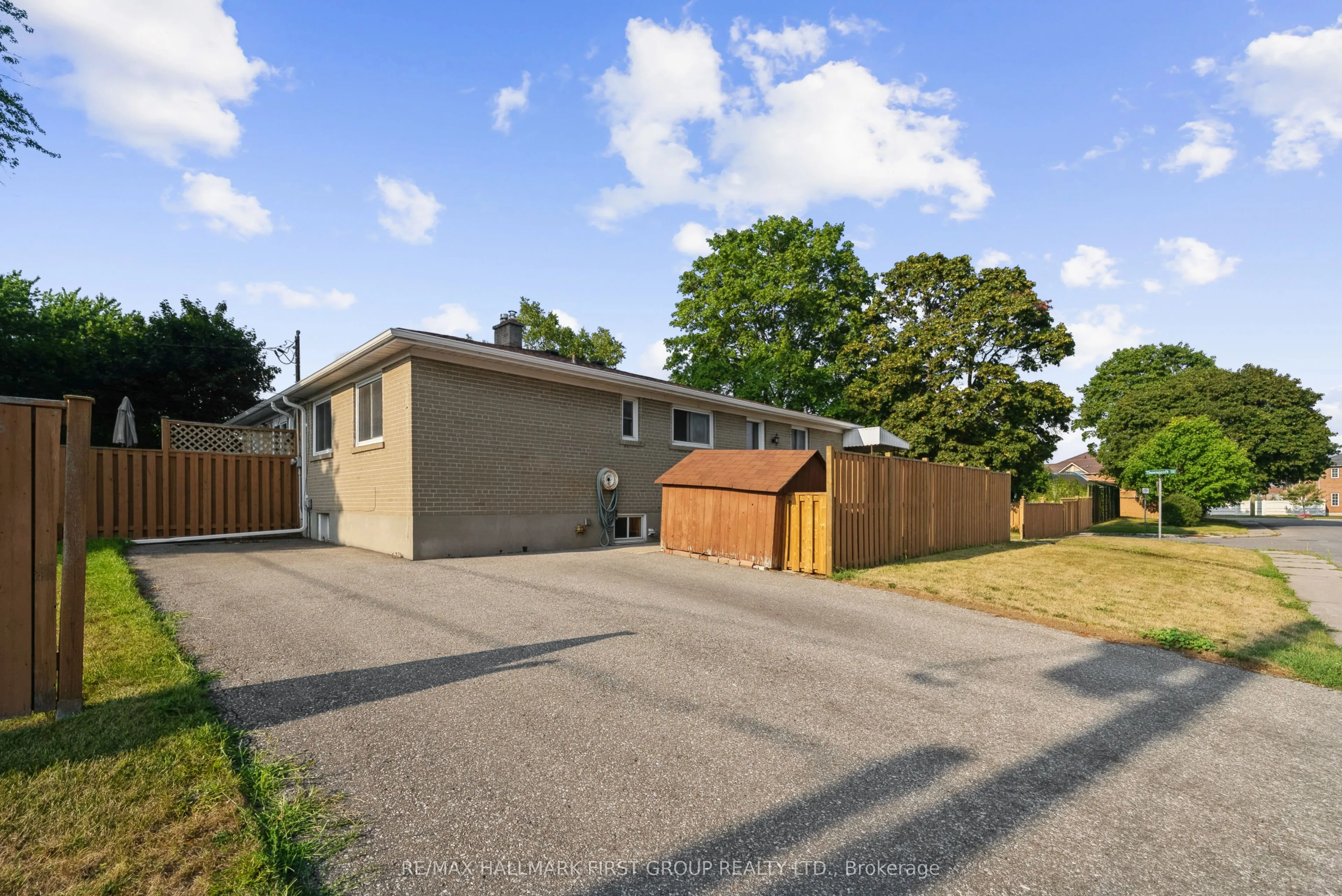 2 Thorncroft Crescent