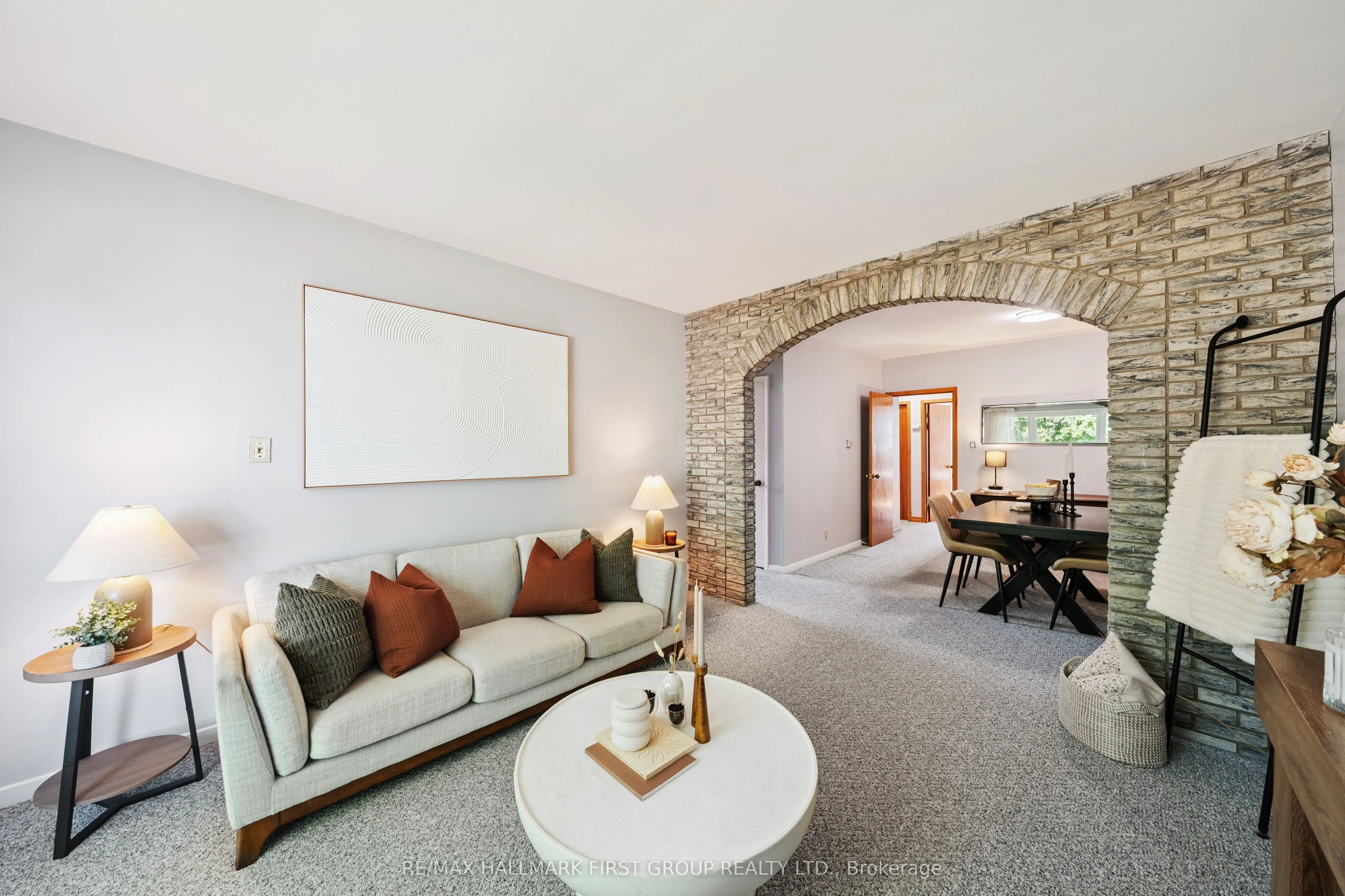 2 Thorncroft Crescent