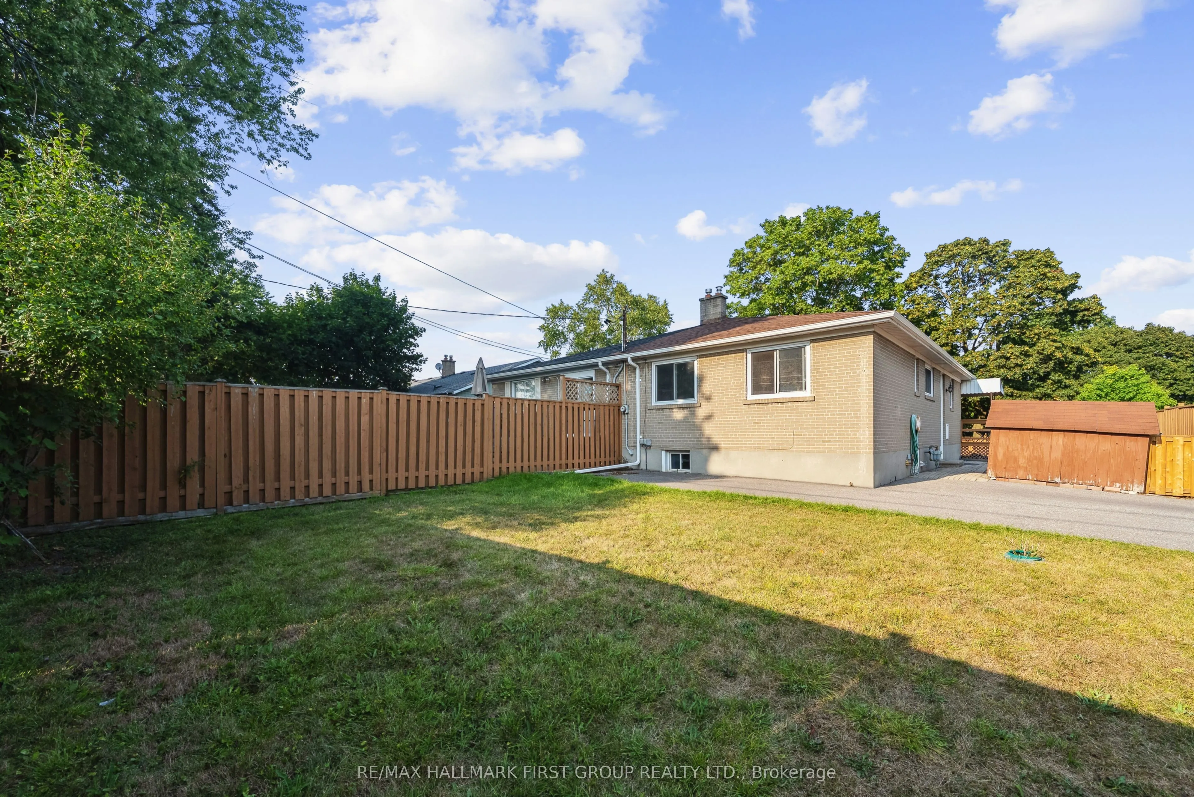 2 Thorncroft Crescent