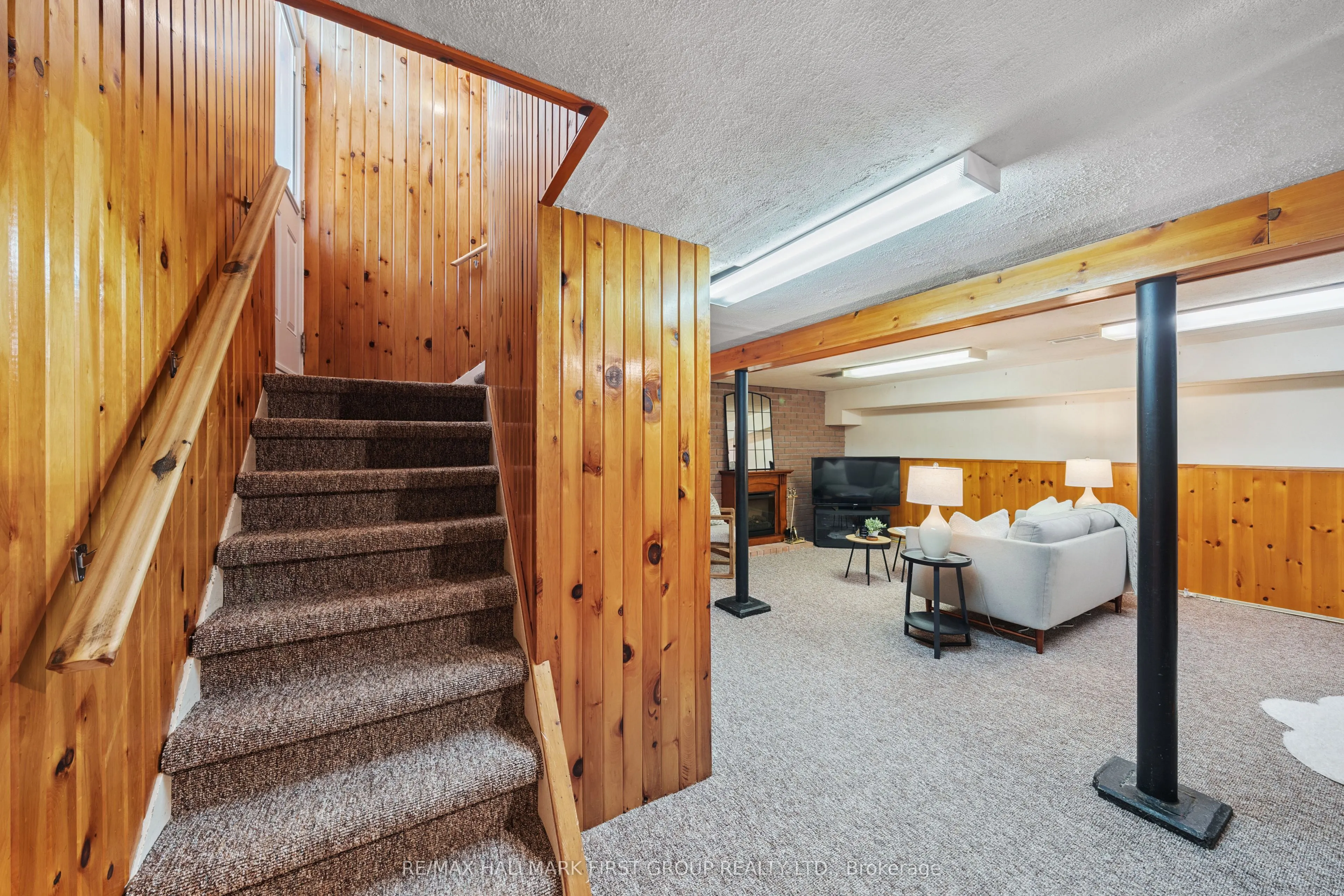 2 Thorncroft Crescent