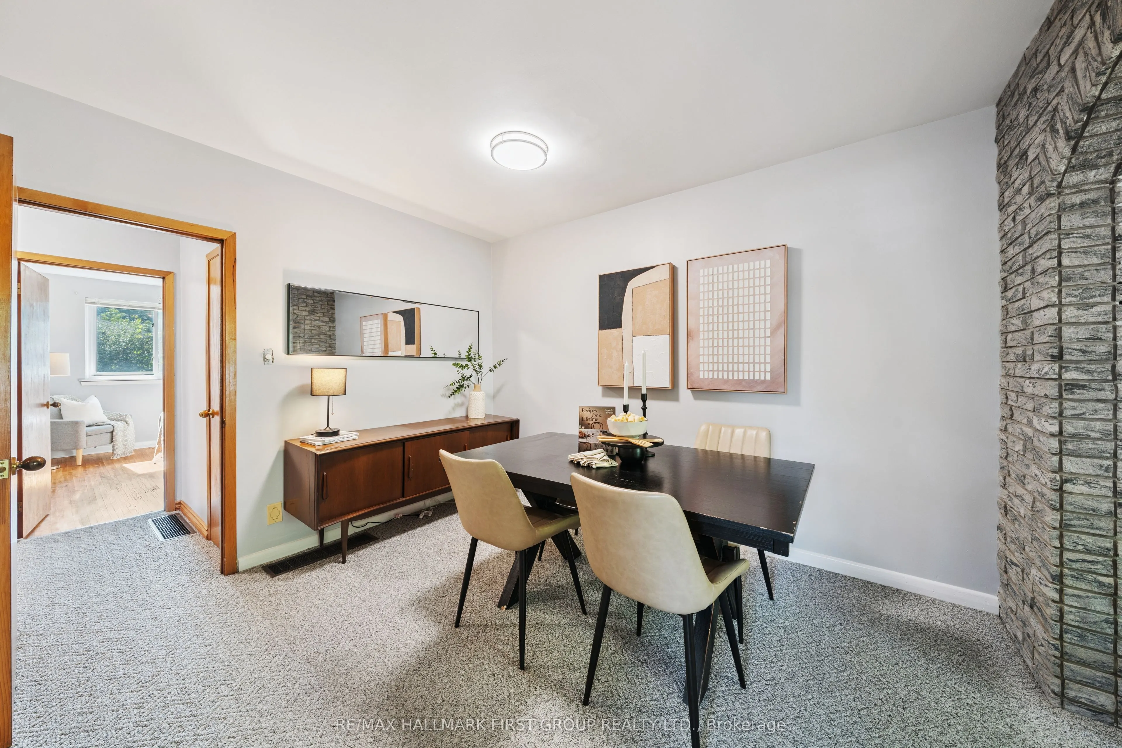2 Thorncroft Crescent