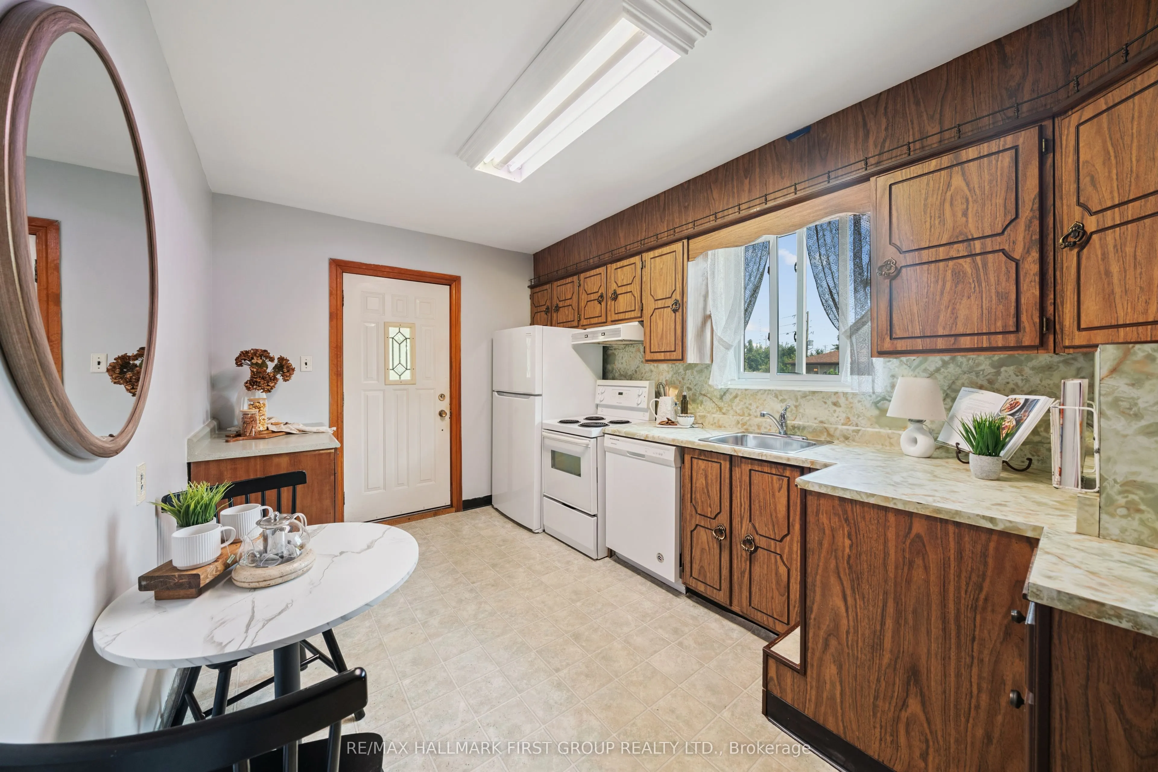 2 Thorncroft Crescent