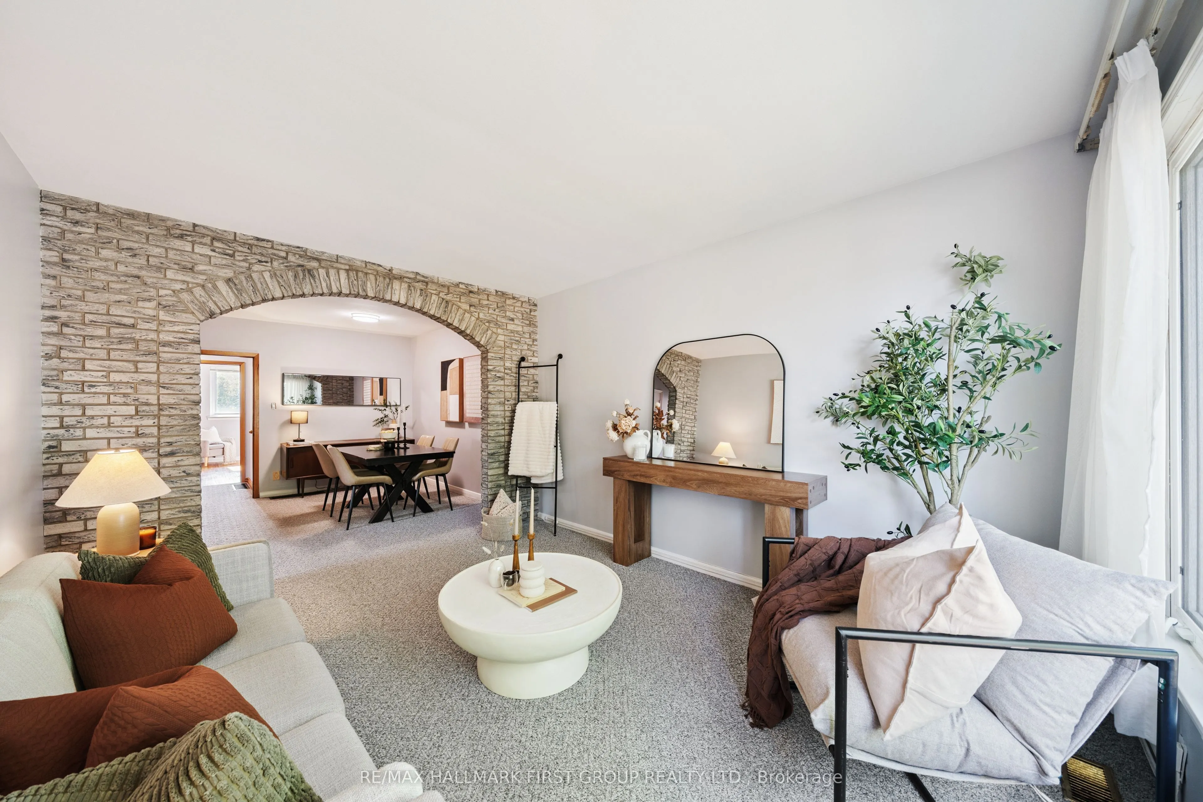2 Thorncroft Crescent
