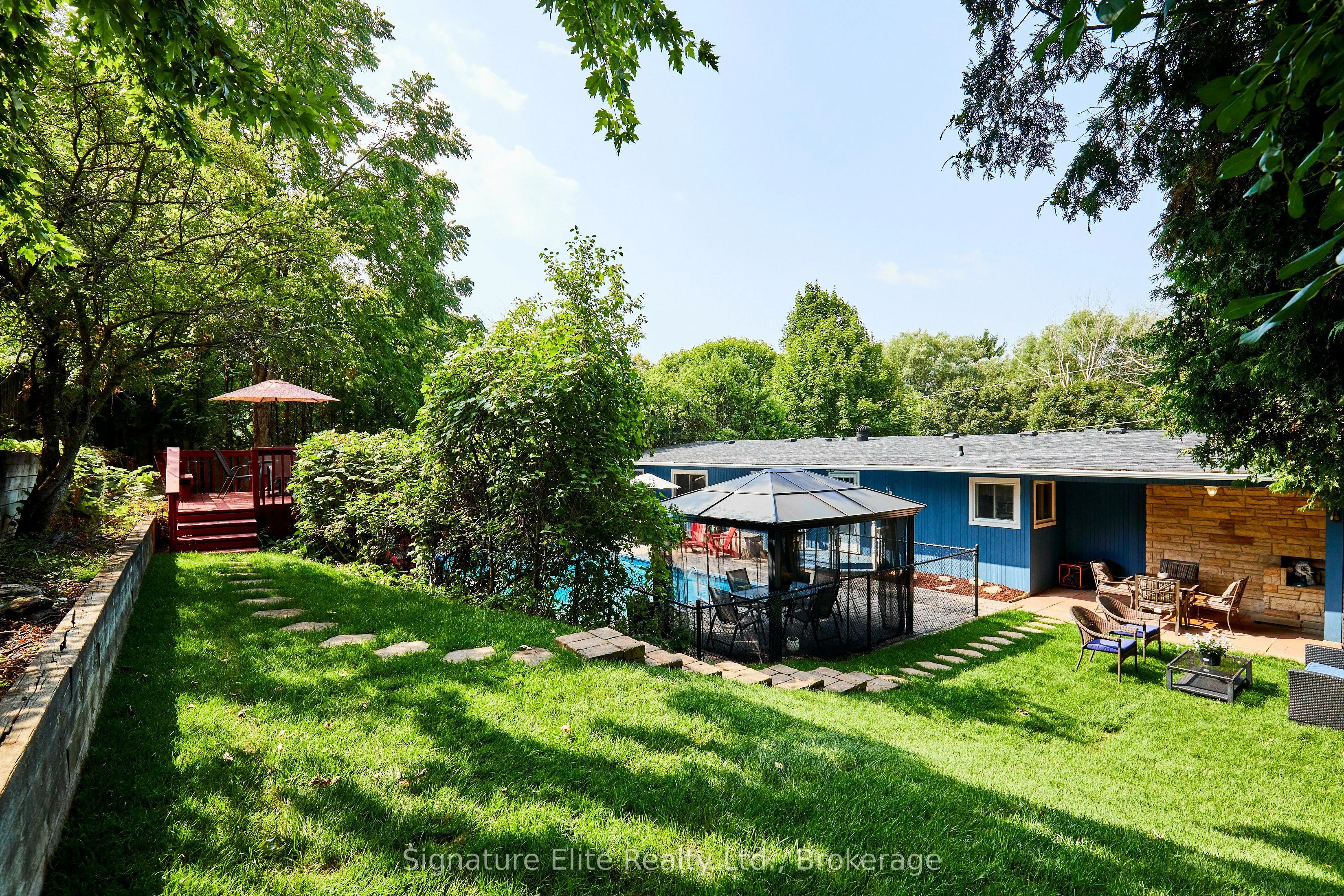 121 Meadow Crescent