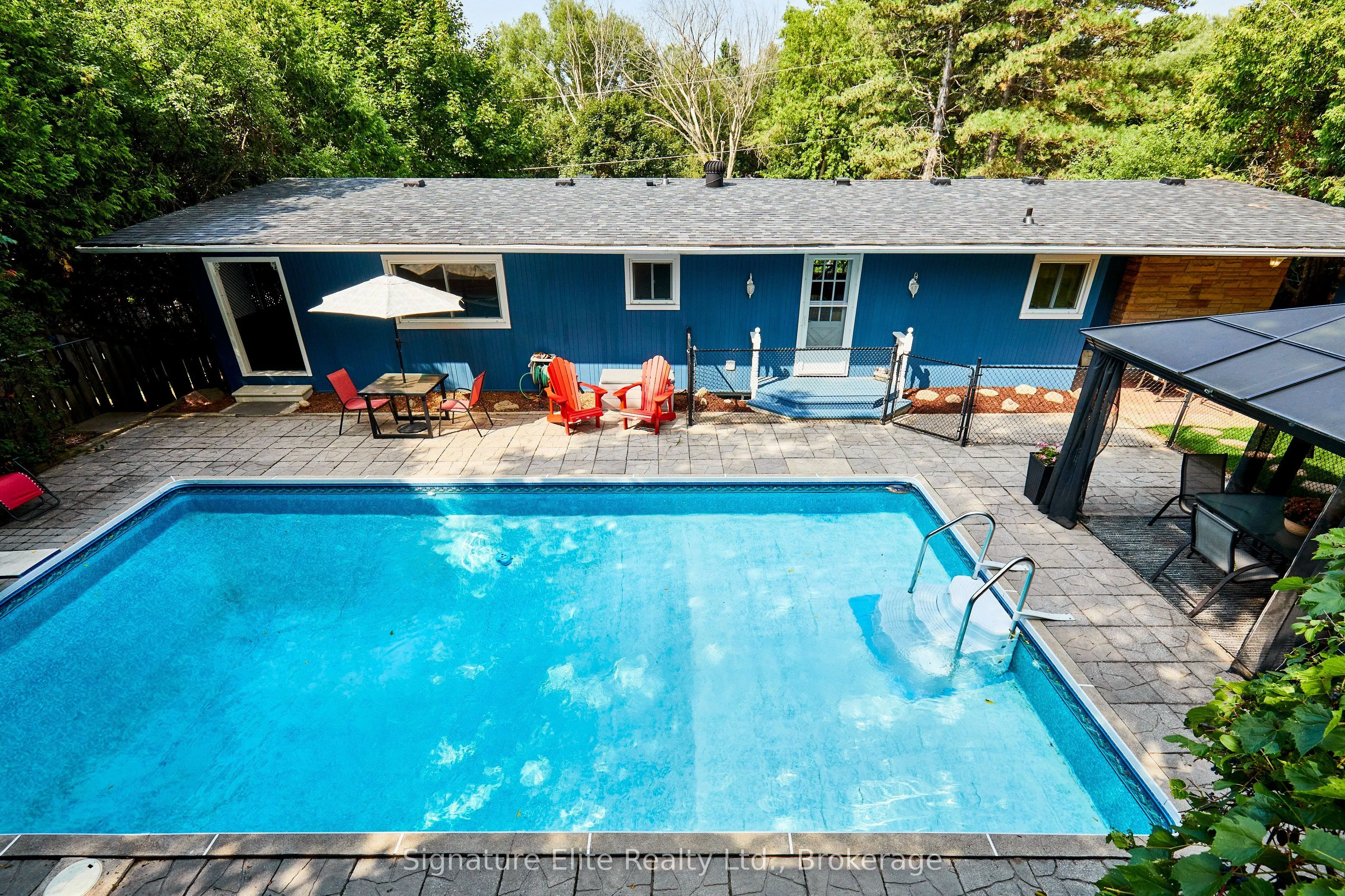 121 Meadow Crescent